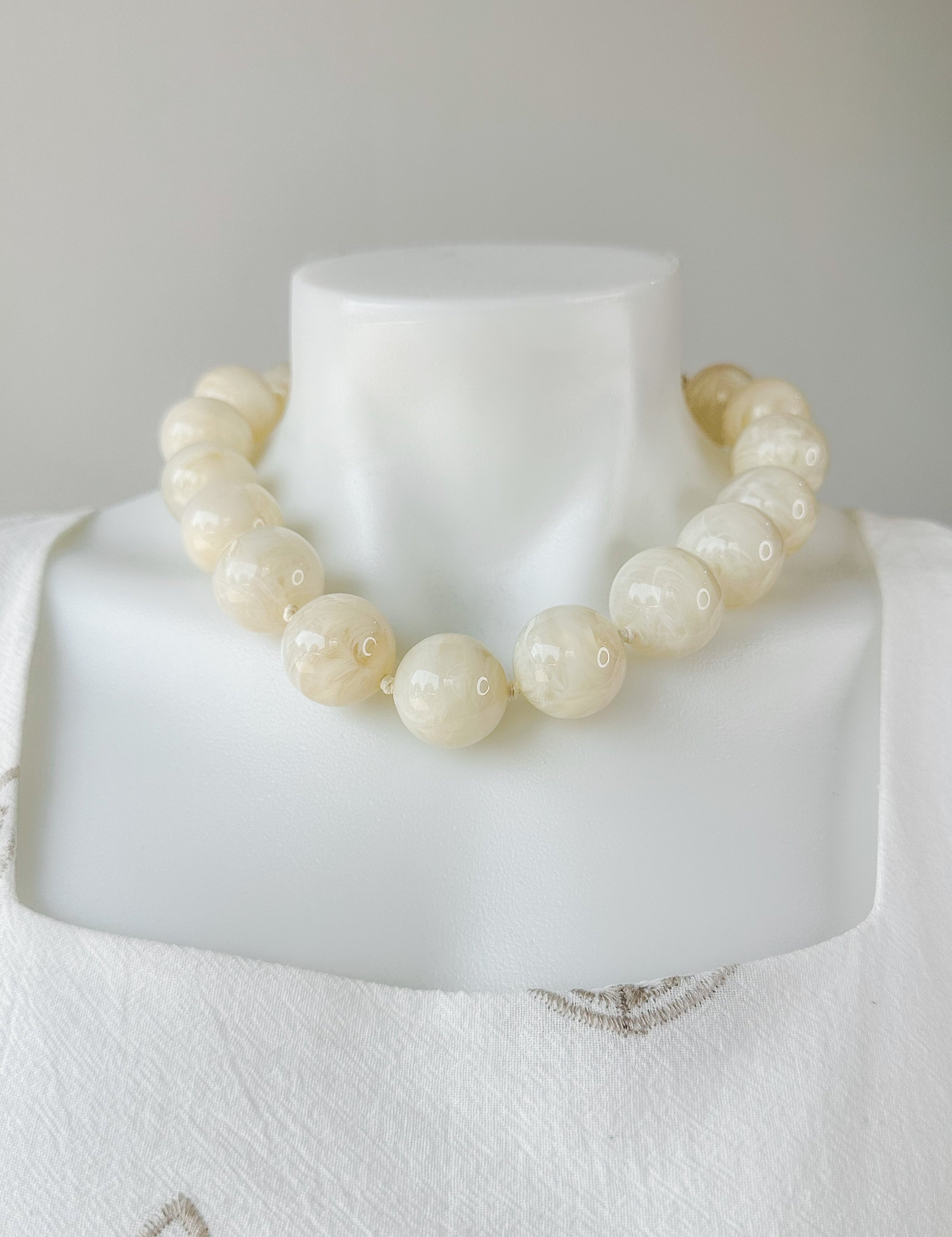 25mm Marble Ball Necklace Ivory