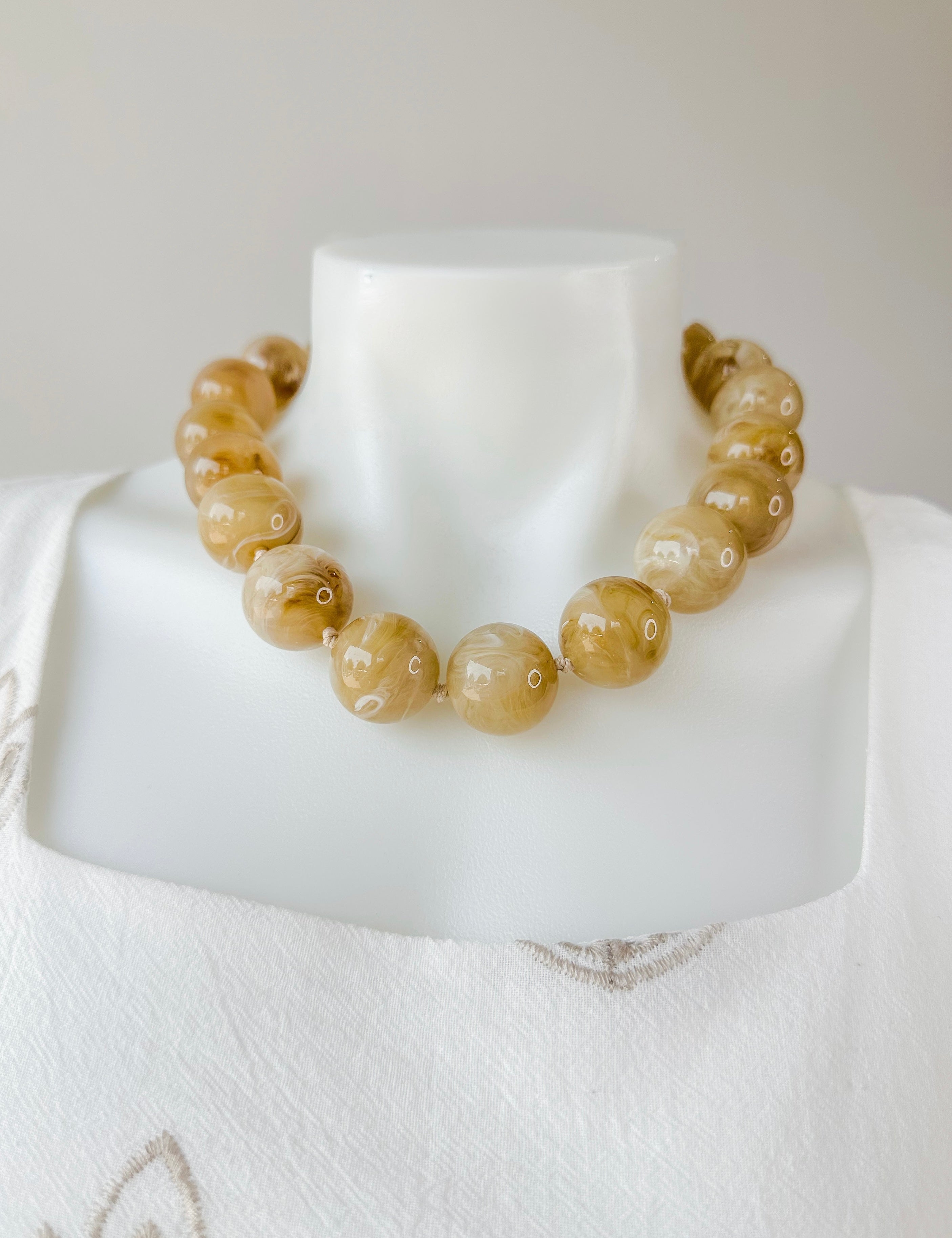 25mm Marble Ball Necklace Natural