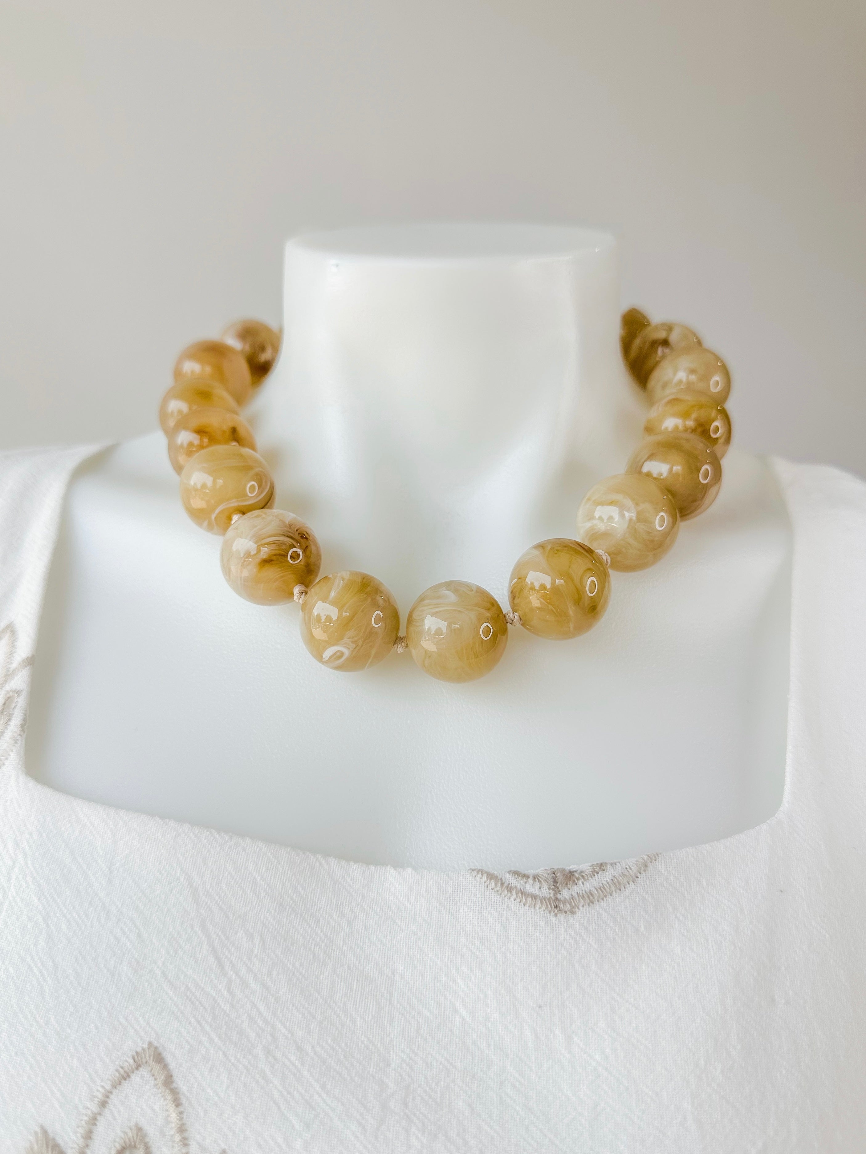 25mm Marble Ball Necklace Natural