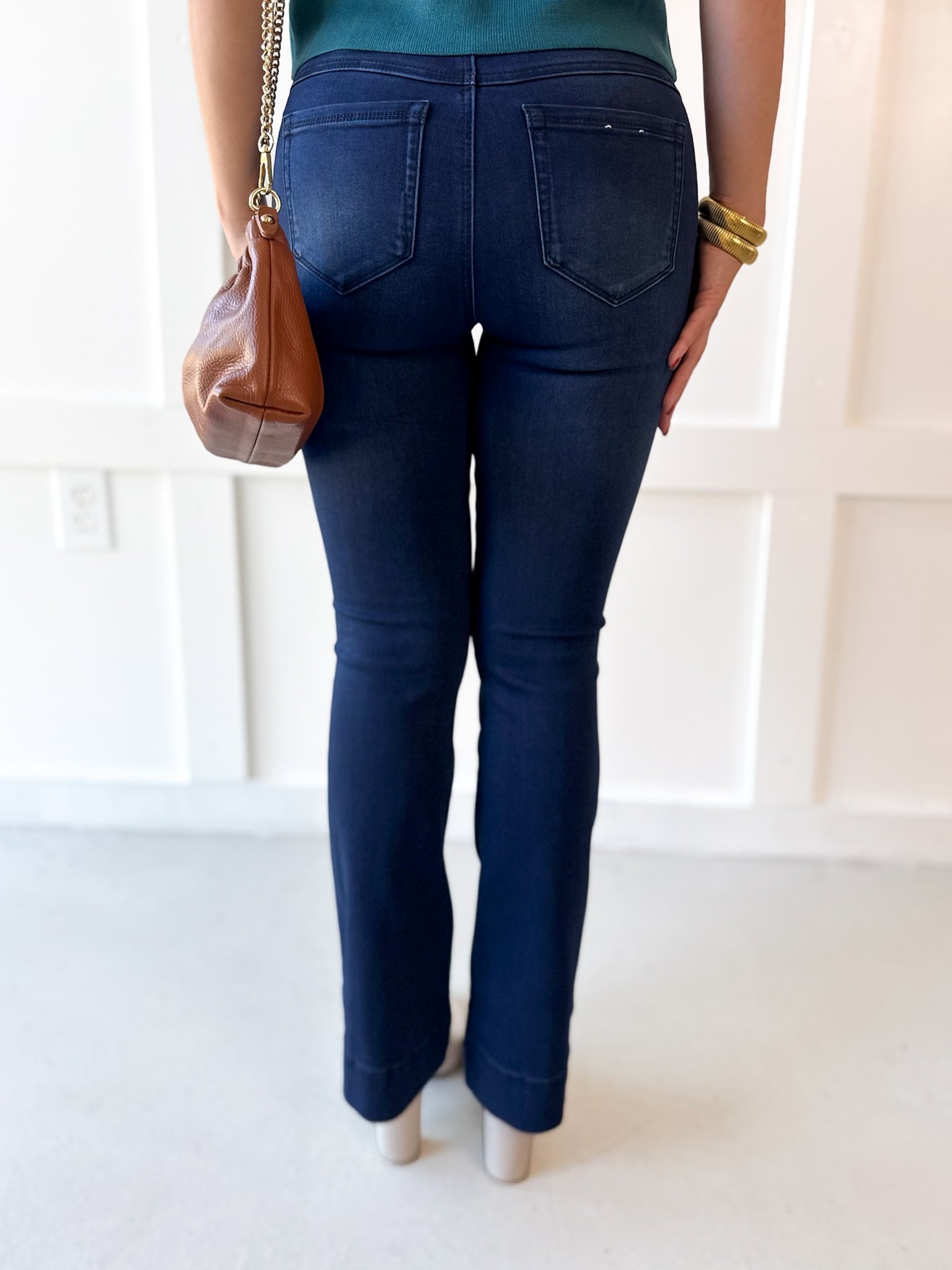 28" Slim Boot Wide Hem Seam Jean