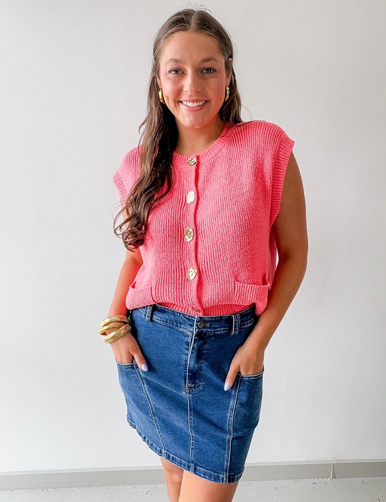 Accent Buttons Knit Vest