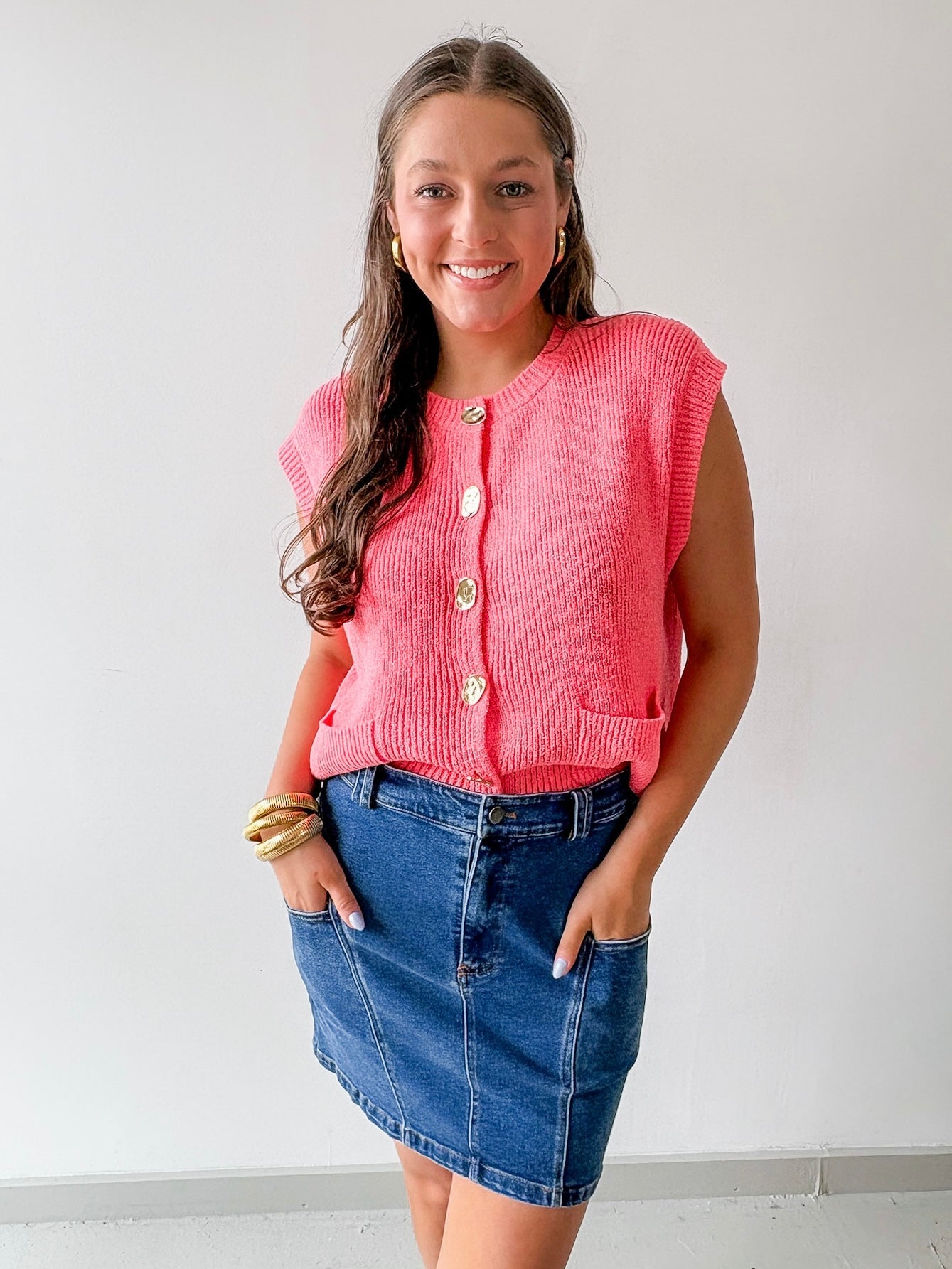 Accent Buttons Knit Vest
