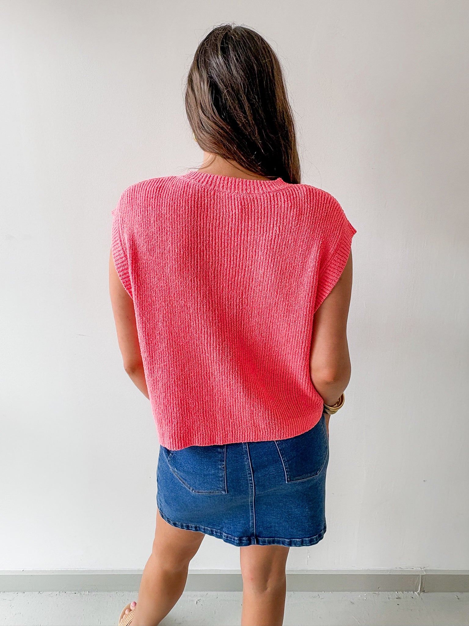 Accent Buttons Knit Vest