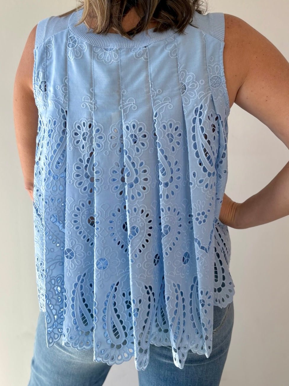 Contrast Pleated Eyelet Back Top