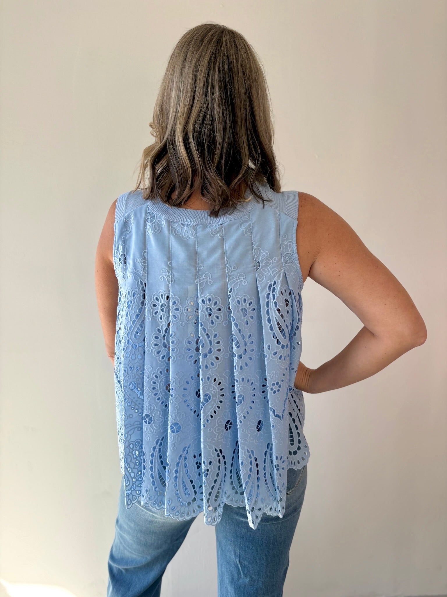 Contrast Pleated Eyelet Back Top