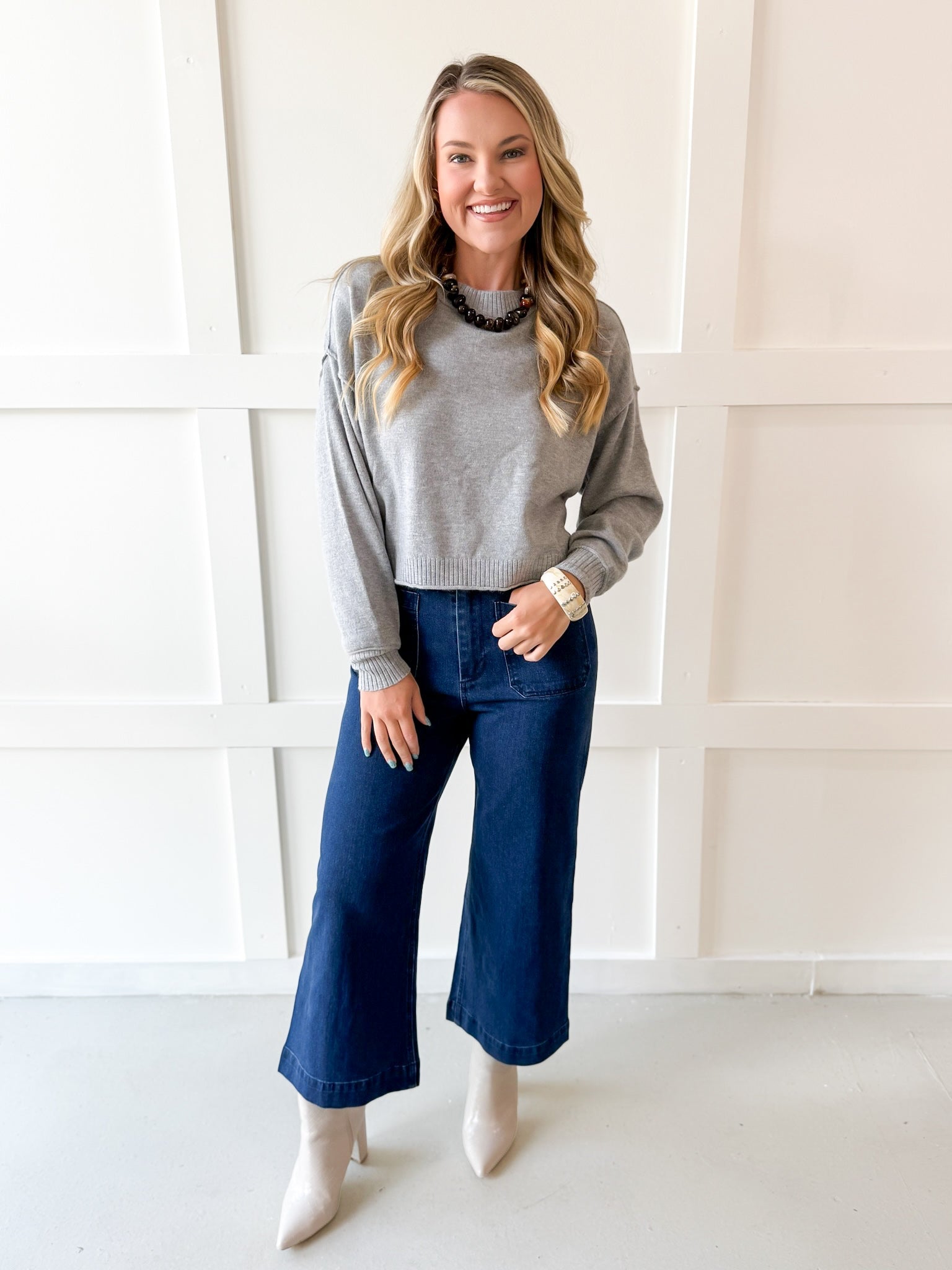 Cropped Knit Crew Sweater - Grey