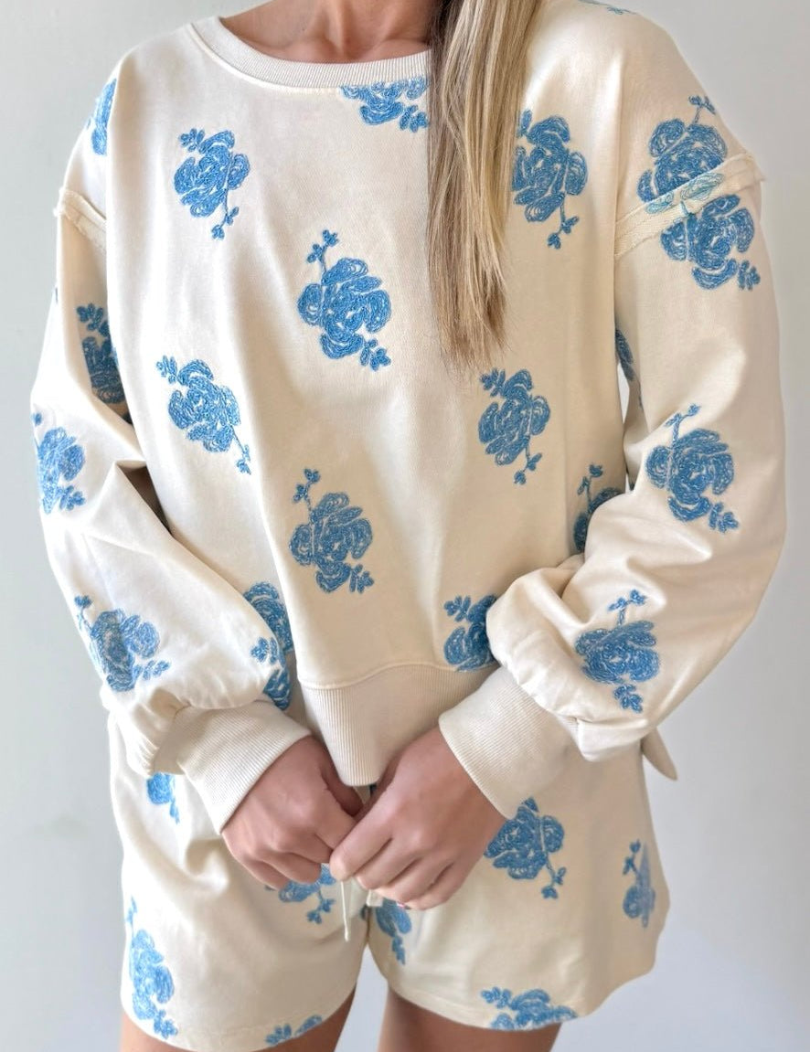 Emboidered Sweater & Short Set - White