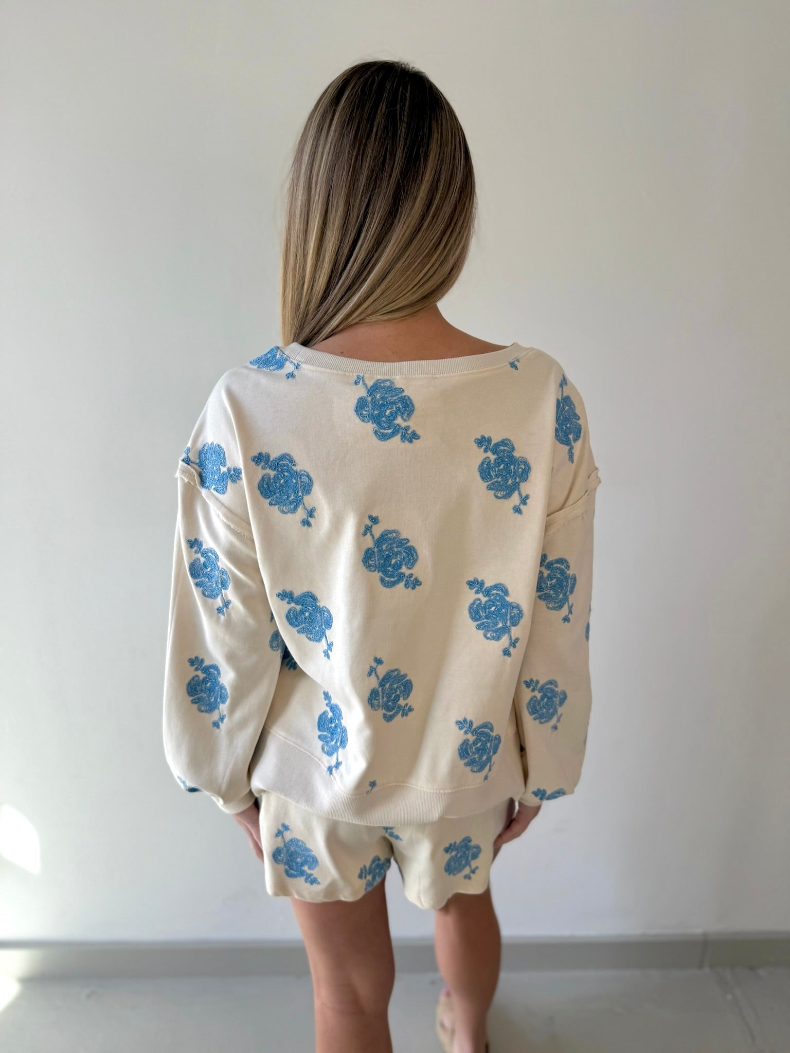 Emboidered Sweater & Short Set - White