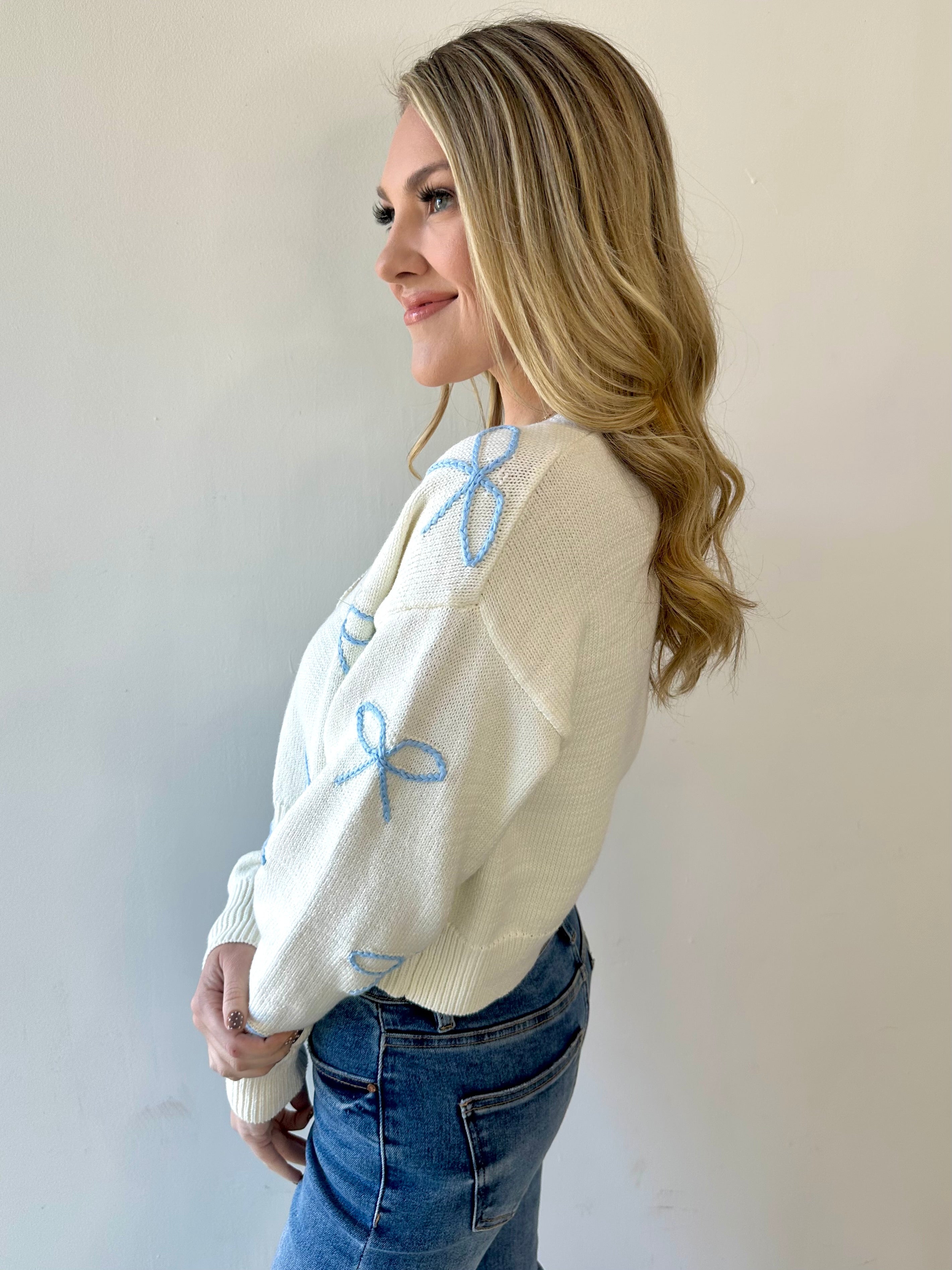 Embroidered Bow Cropped Cardigan - Blue