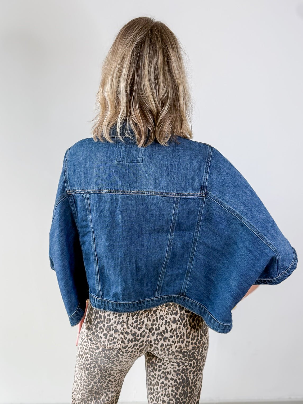 Flowy Sqaure Cape Jacket - Dark