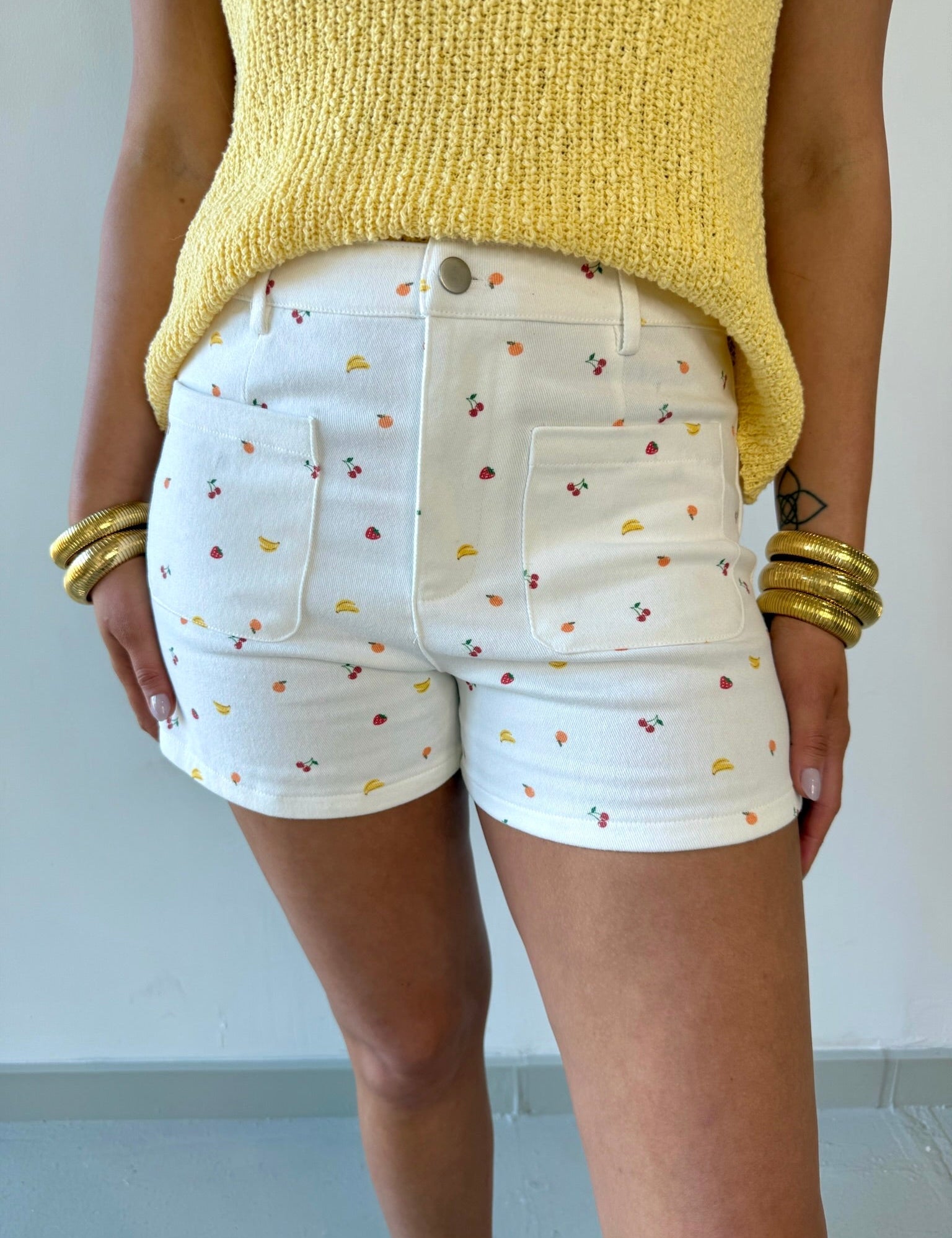 Fruit Print Twill Cream Shorts