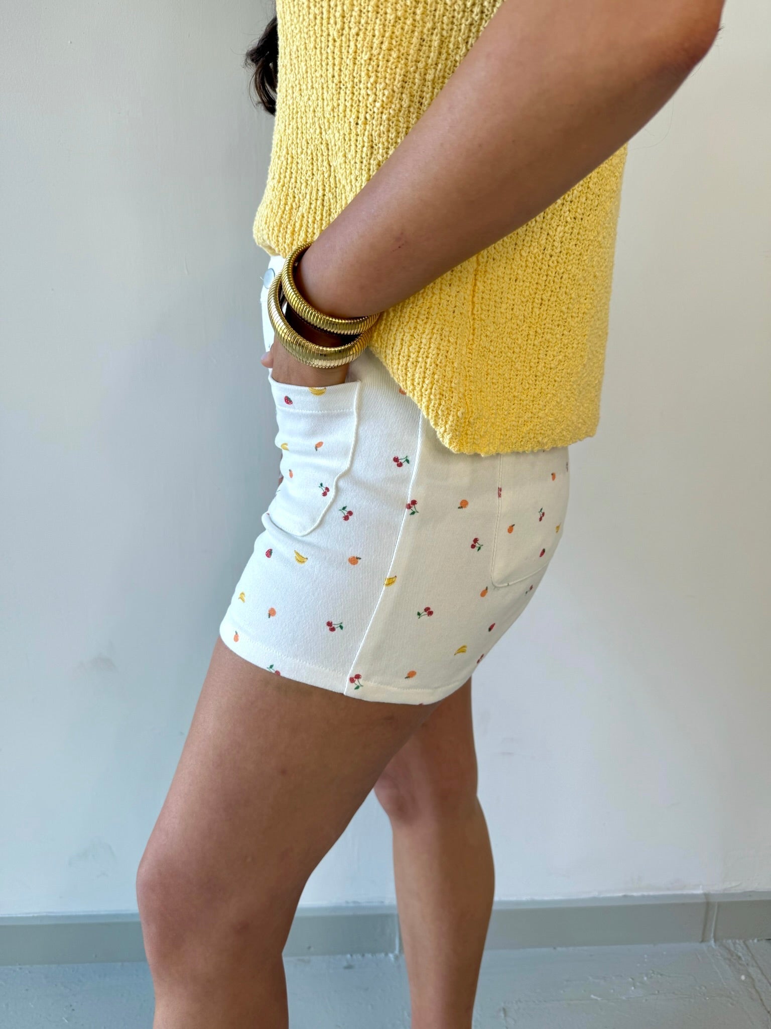Fruit Print Twill Cream Shorts
