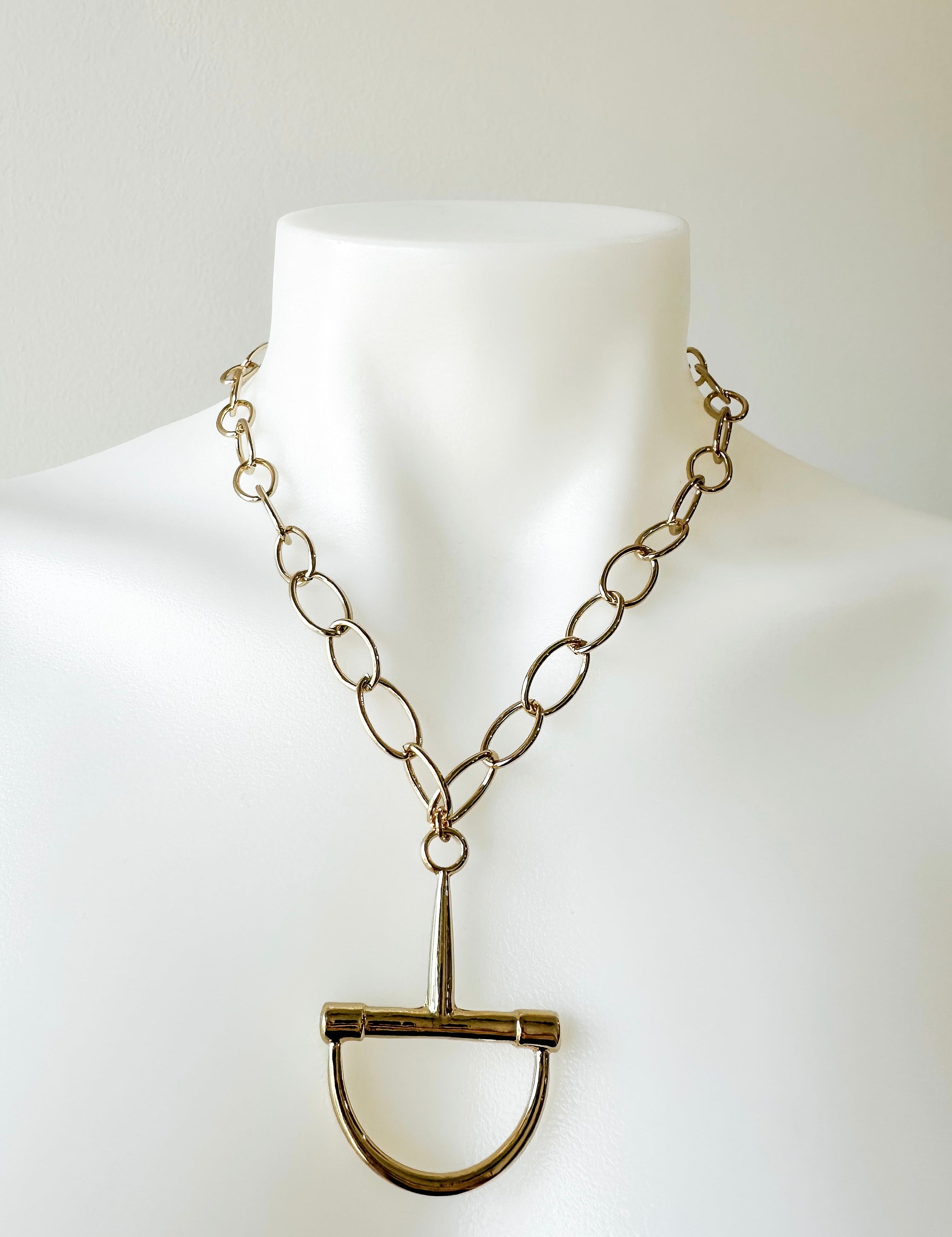 Horsebit Link Necklace