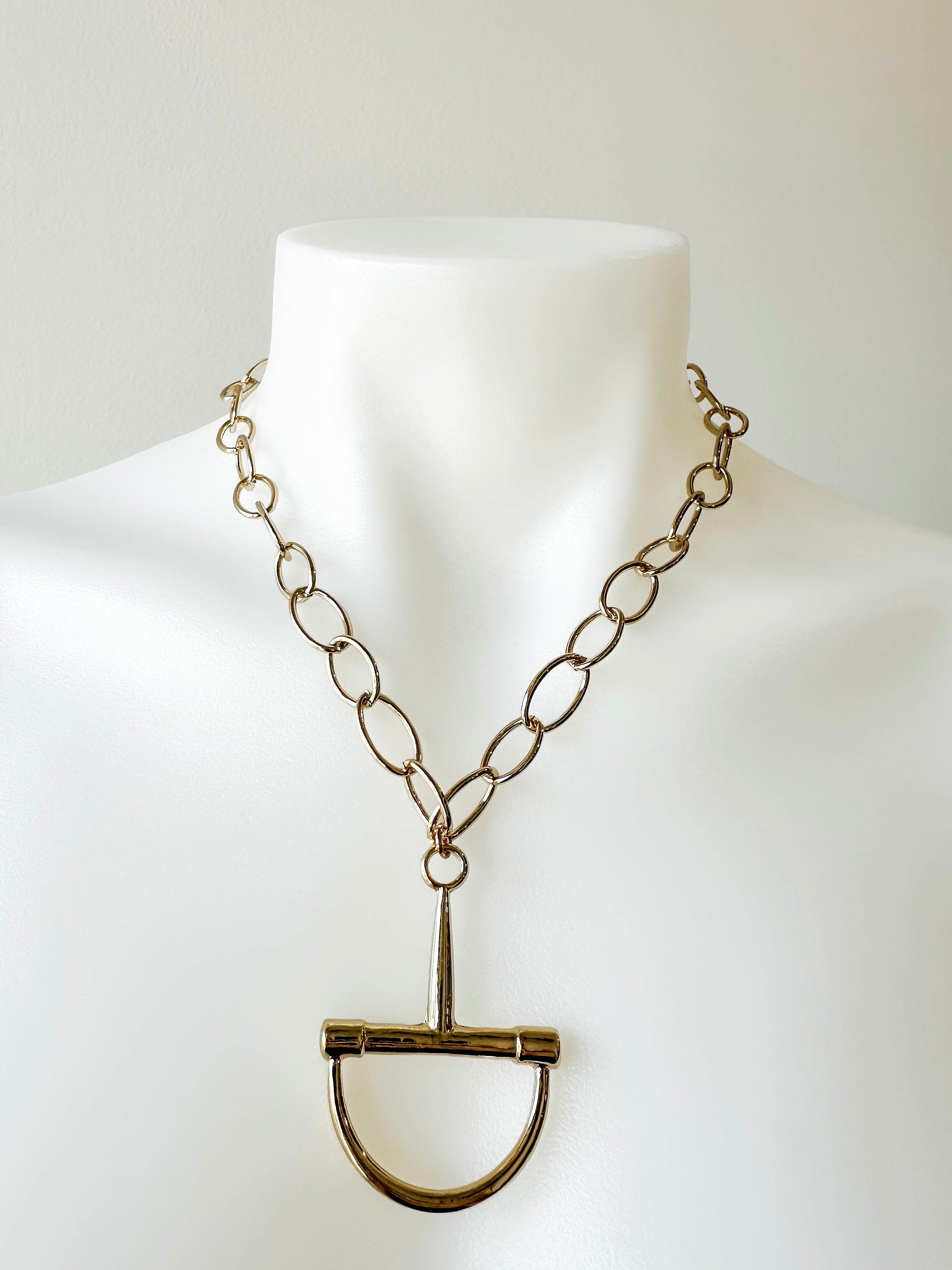 Horsebit Link Necklace