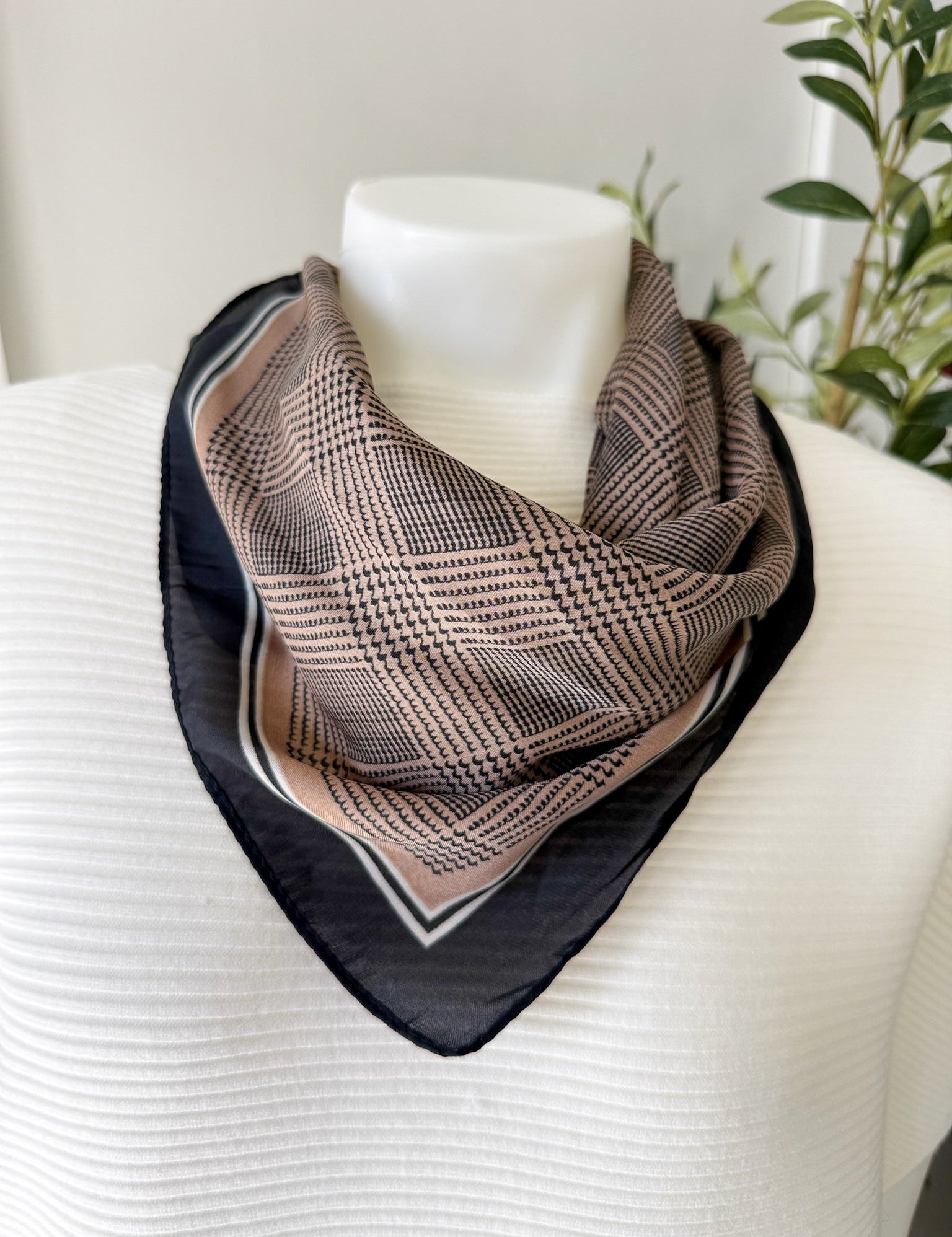 Houndtooth Print Scarf