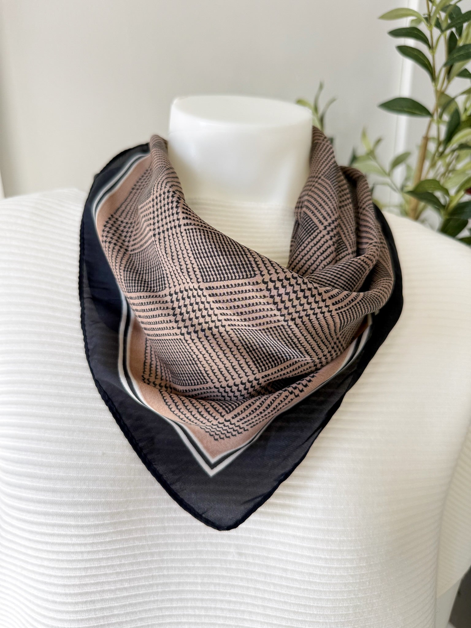 Houndtooth Print Scarf