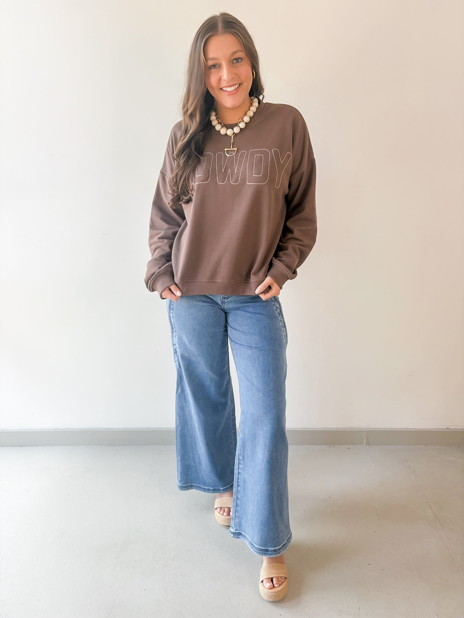 "Howdy" Graphic Sweater - Coco