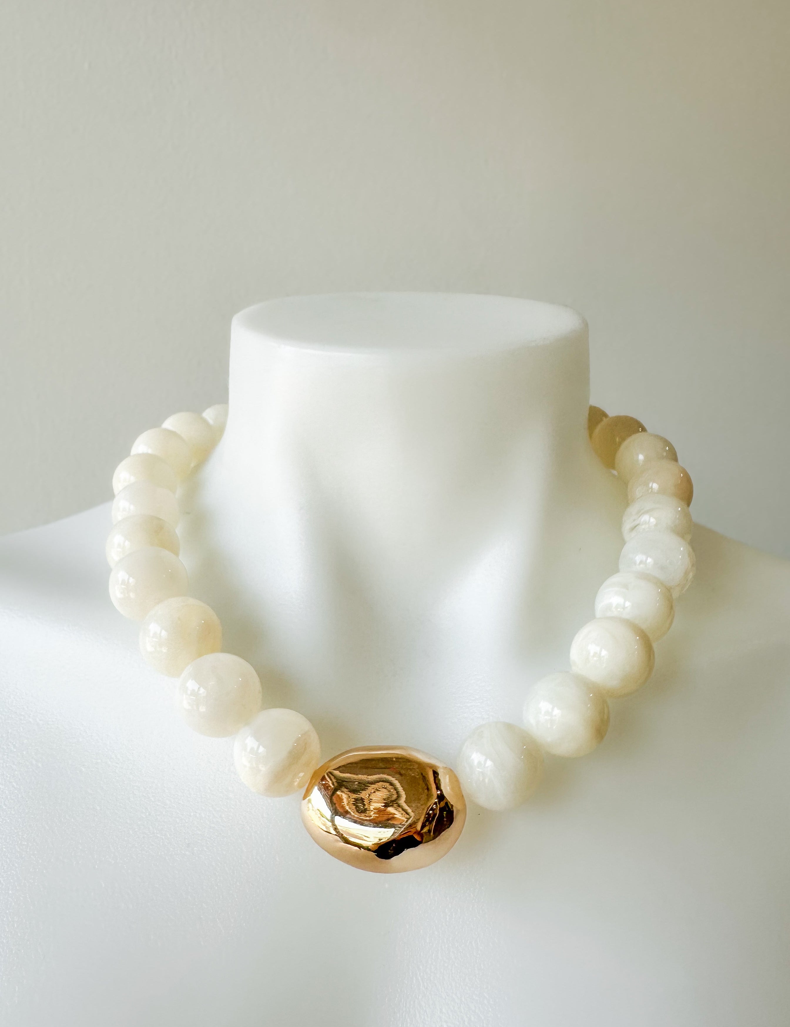 Marble Stone Ball & Accent Necklace Ivory