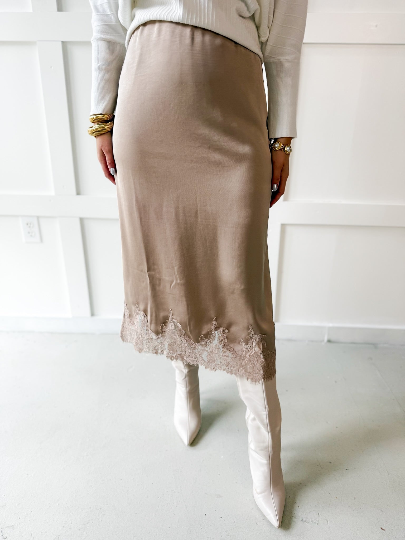 Midi Skirt With Lace Trim Hem - Taupe