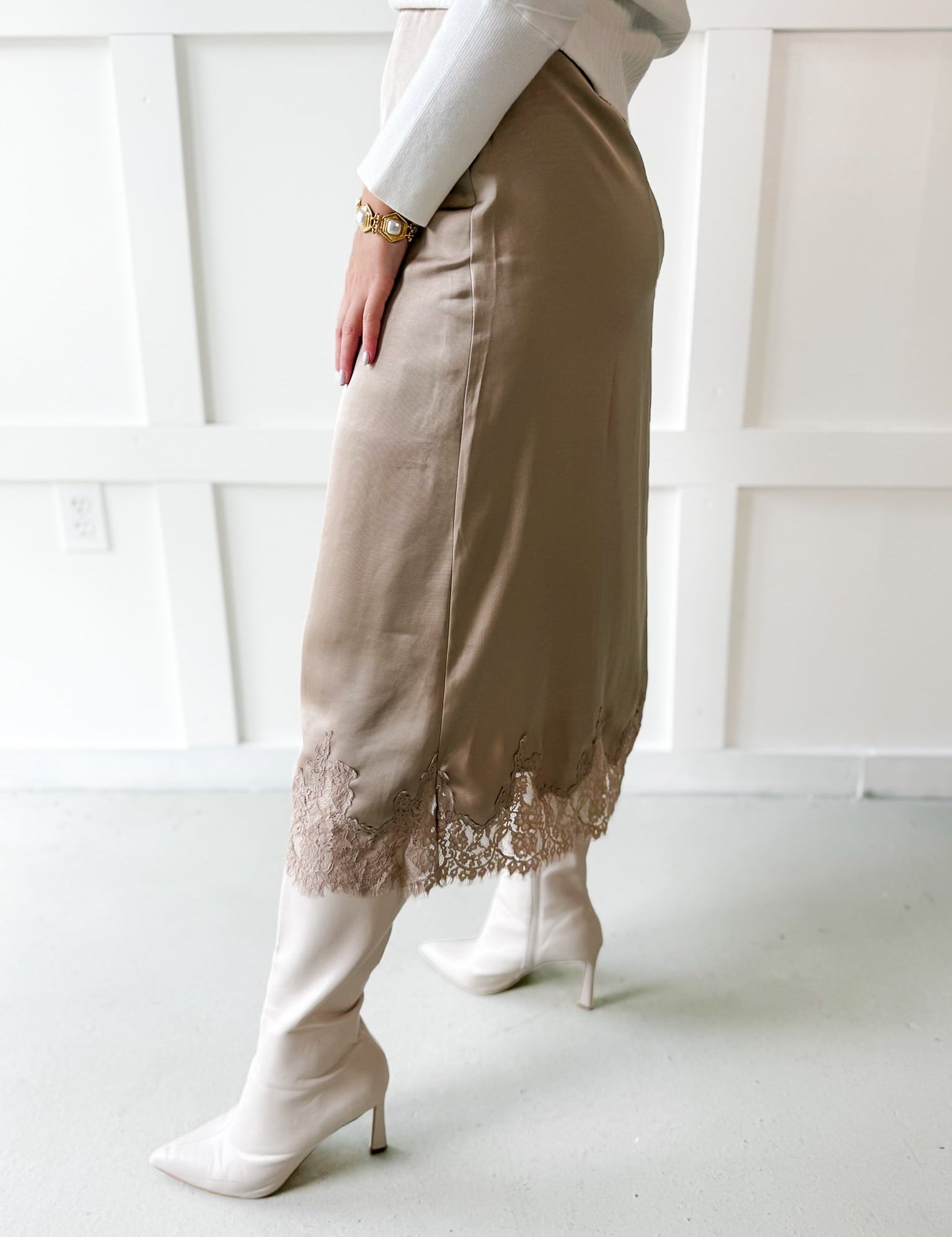 Midi Skirt With Lace Trim Hem - Taupe