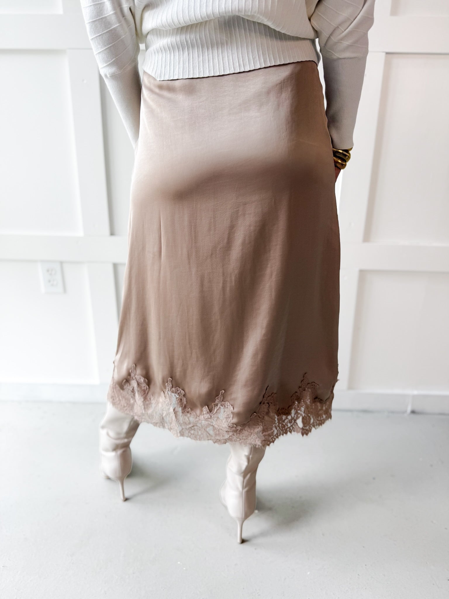 Midi Skirt With Lace Trim Hem - Taupe