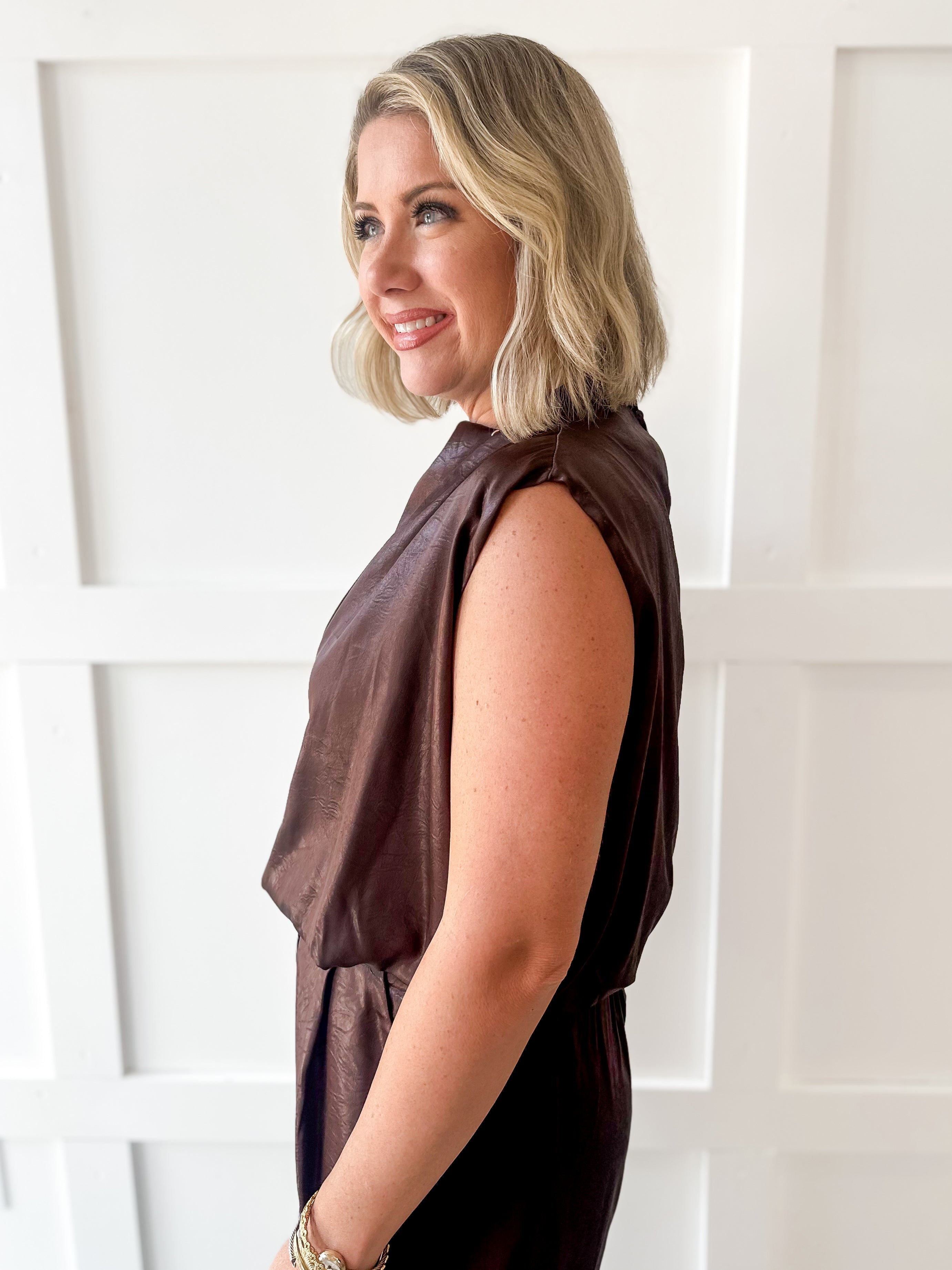 Mock Neck Sleeveless Bubble Top- Brown