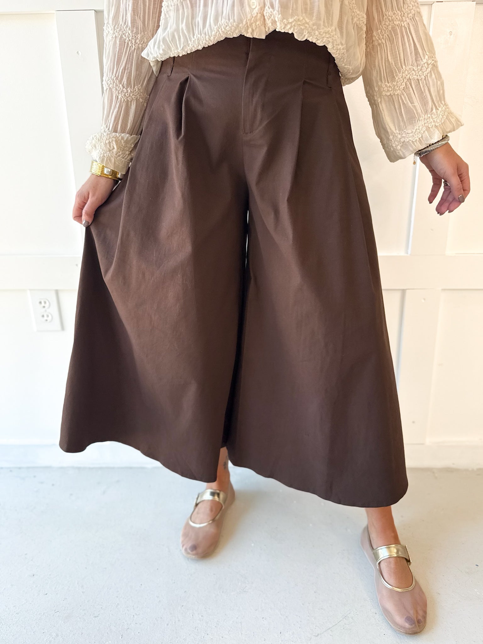 Pleated Cullotte Pants- Brown