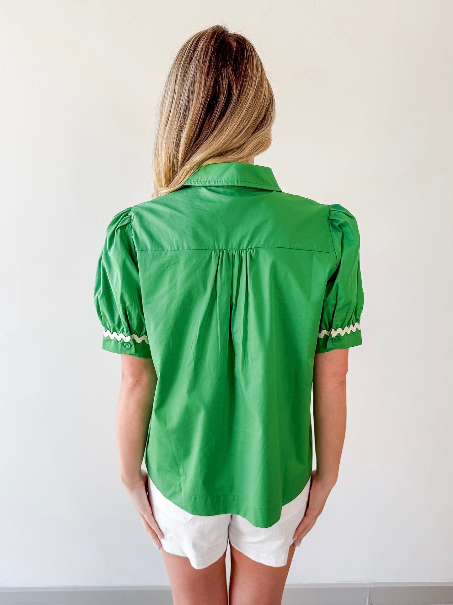 Ric - Rac Trim Accent Solid Top