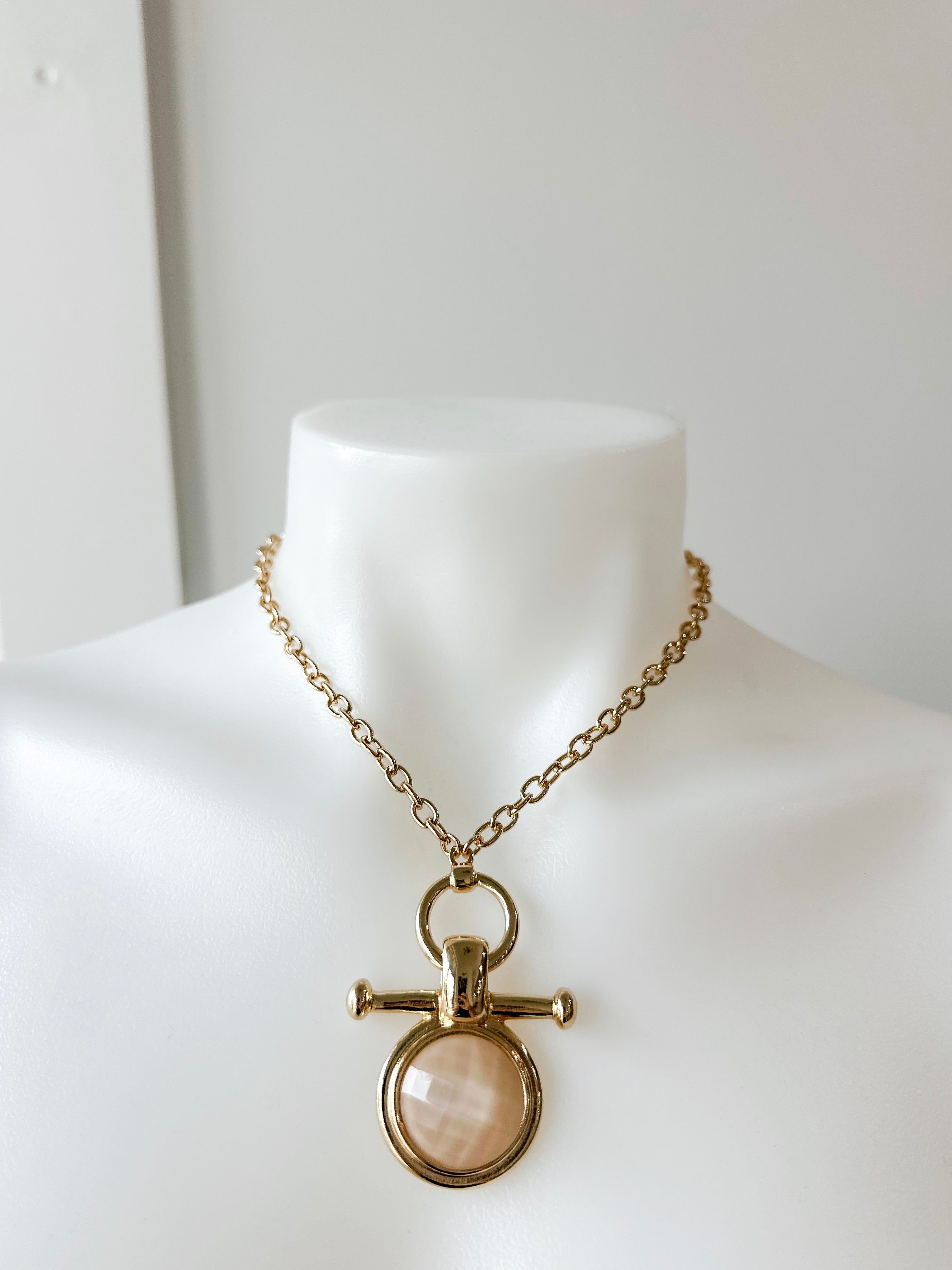 Round Stone w/ Bar Necklace Beige