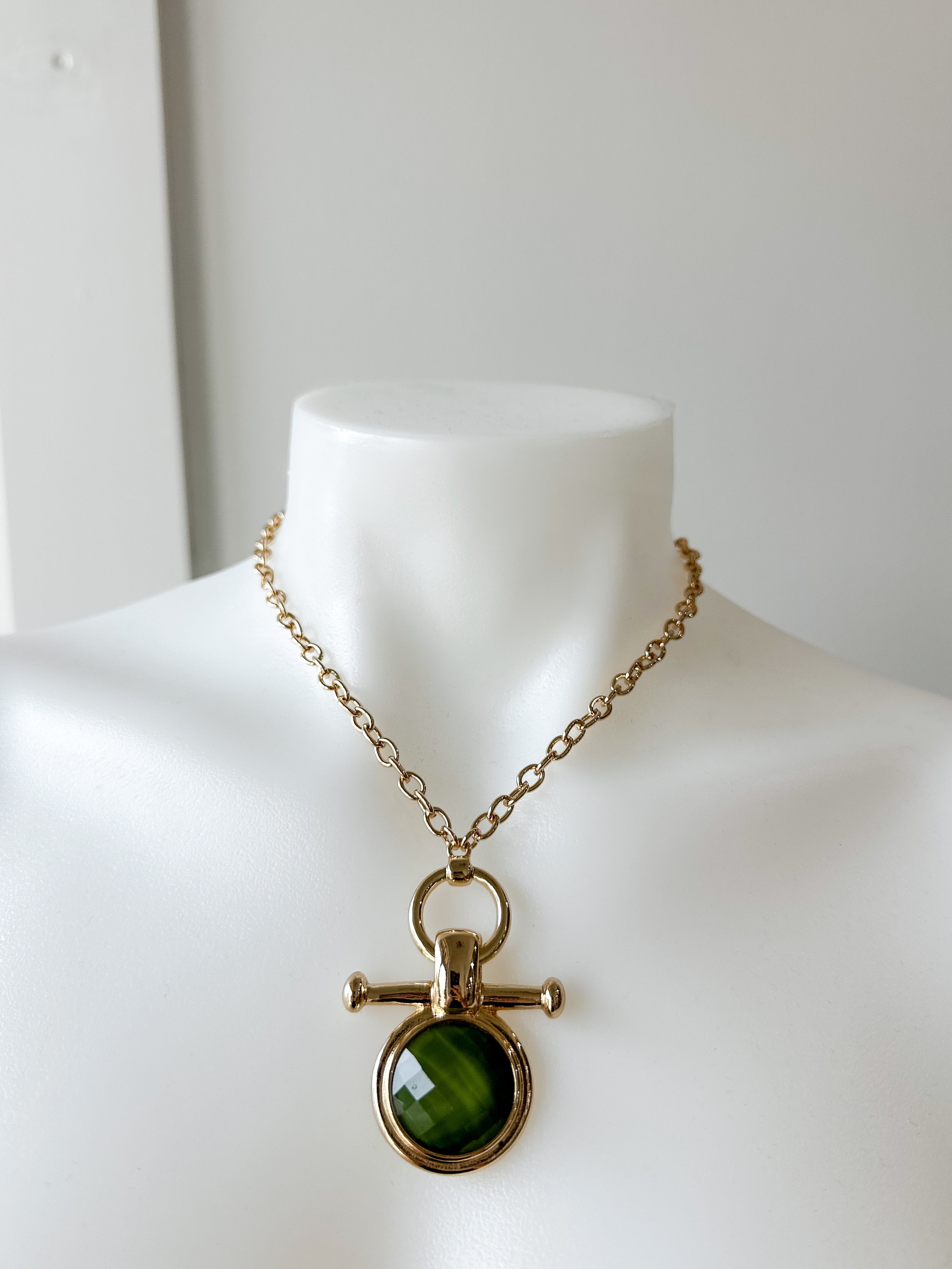 Round Stone w/ Bar Necklace Olive
