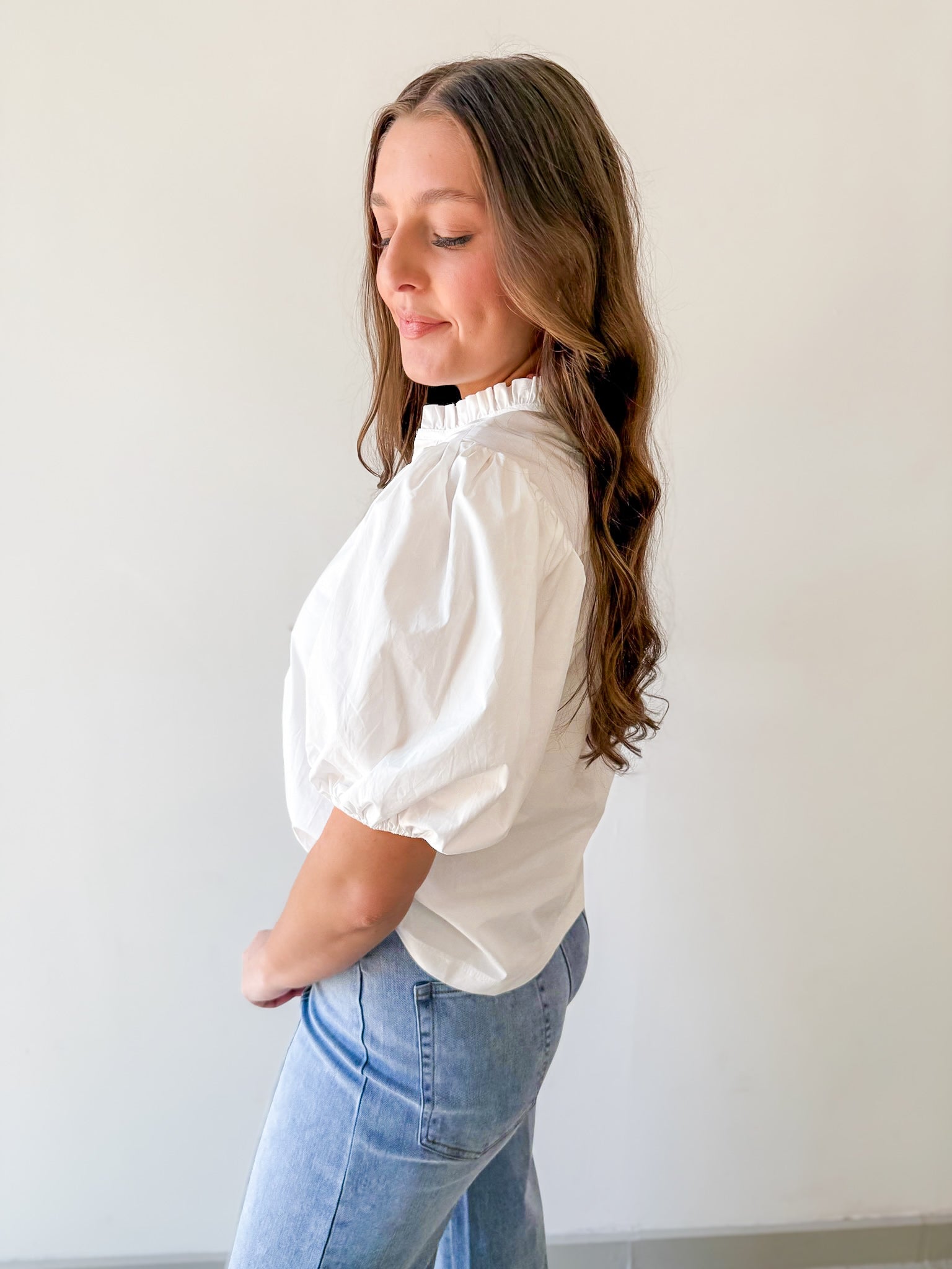 Ruffled Collar Puff Sleeve Top