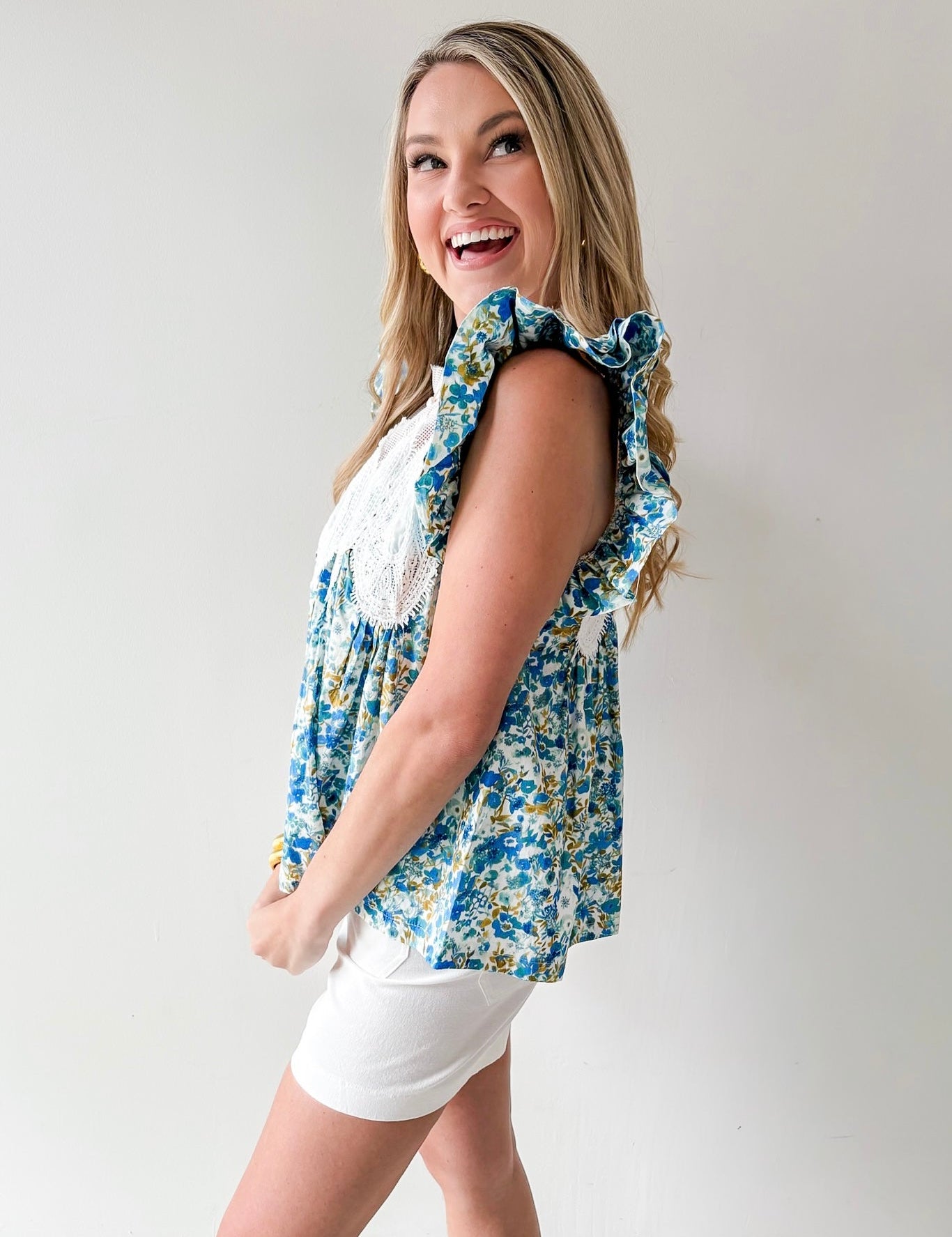 Ruffled & Combined Mesh Top