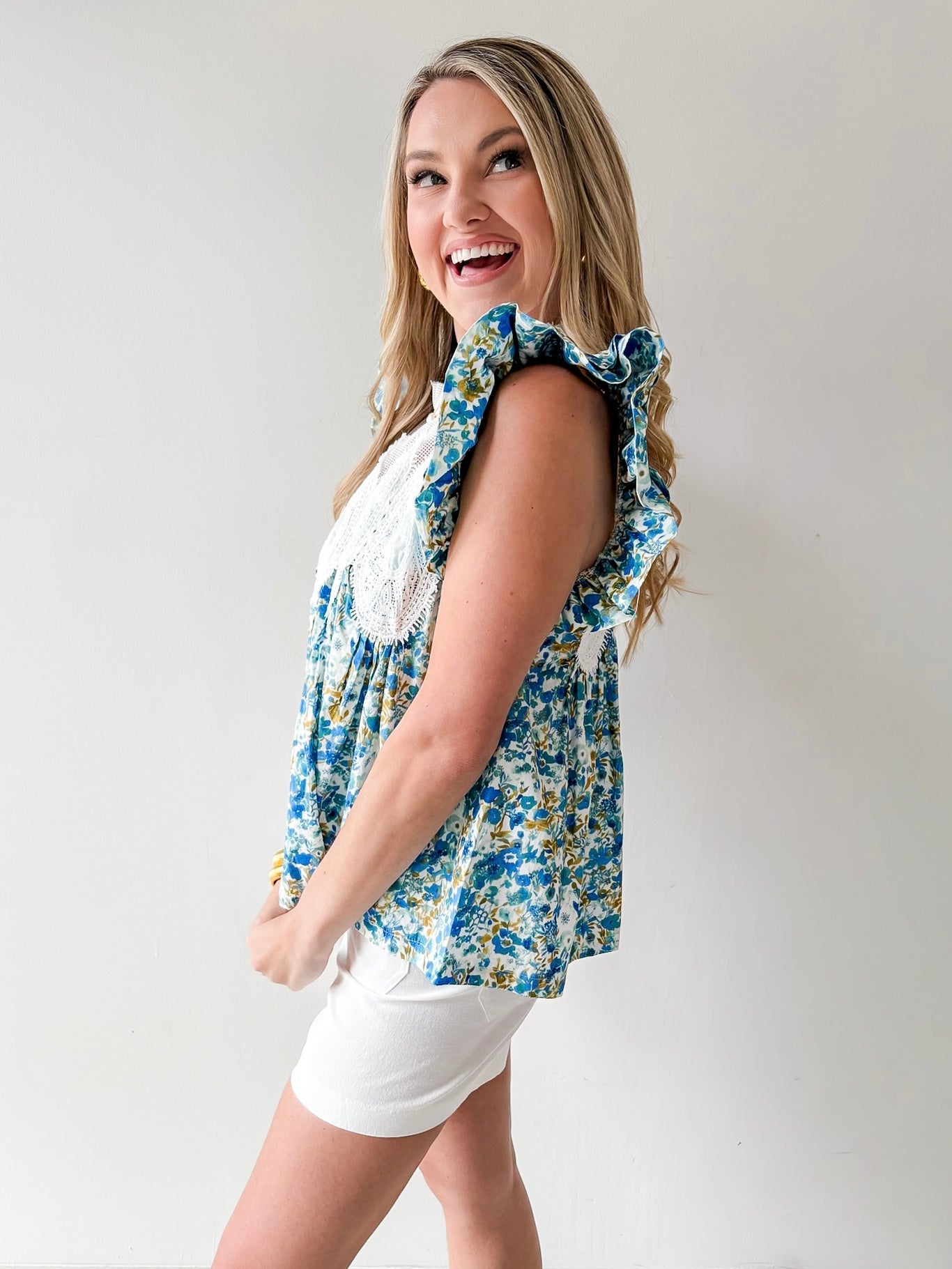 Ruffled & Combined Mesh Top