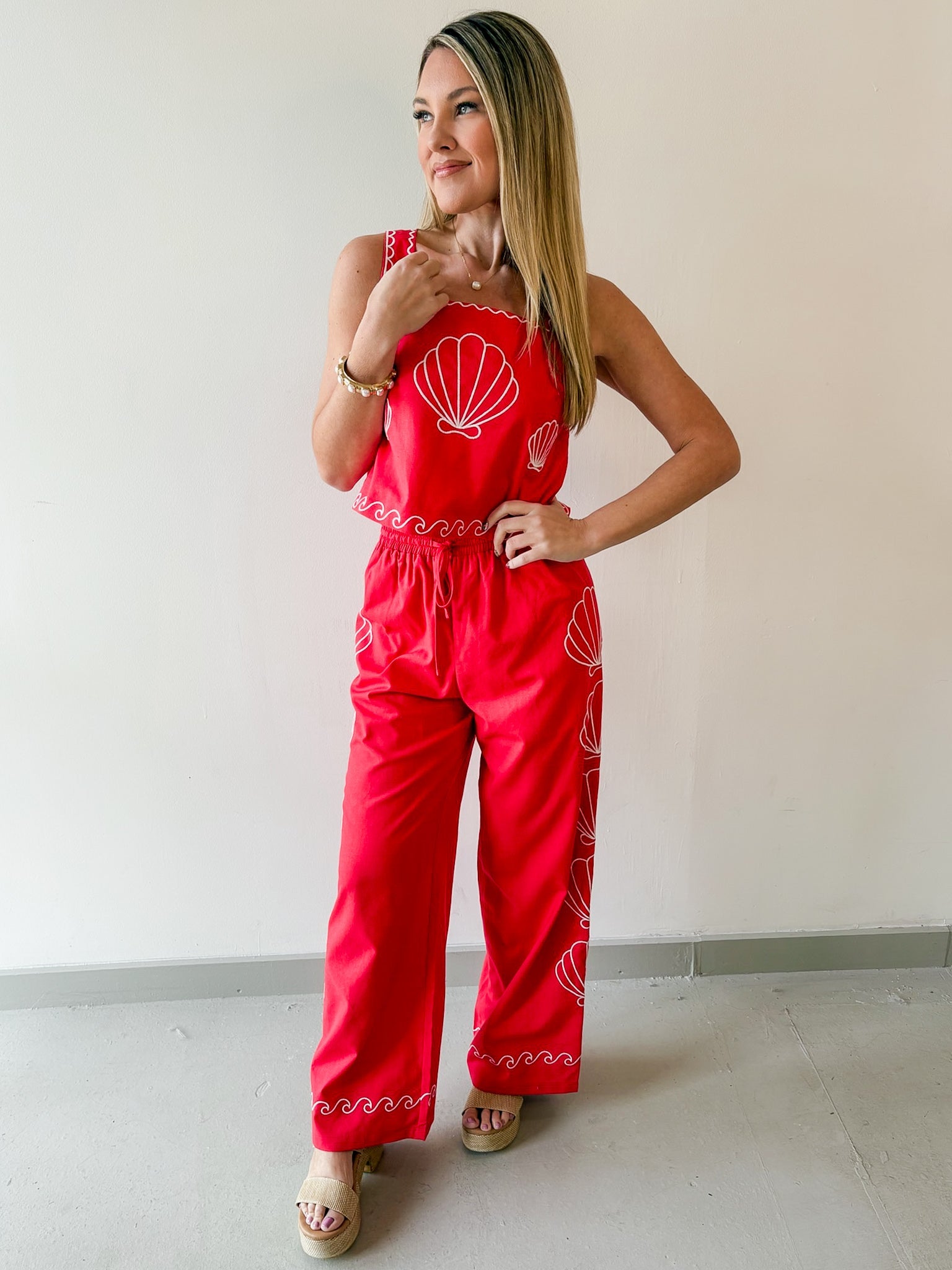 Seashell Embroidered Set