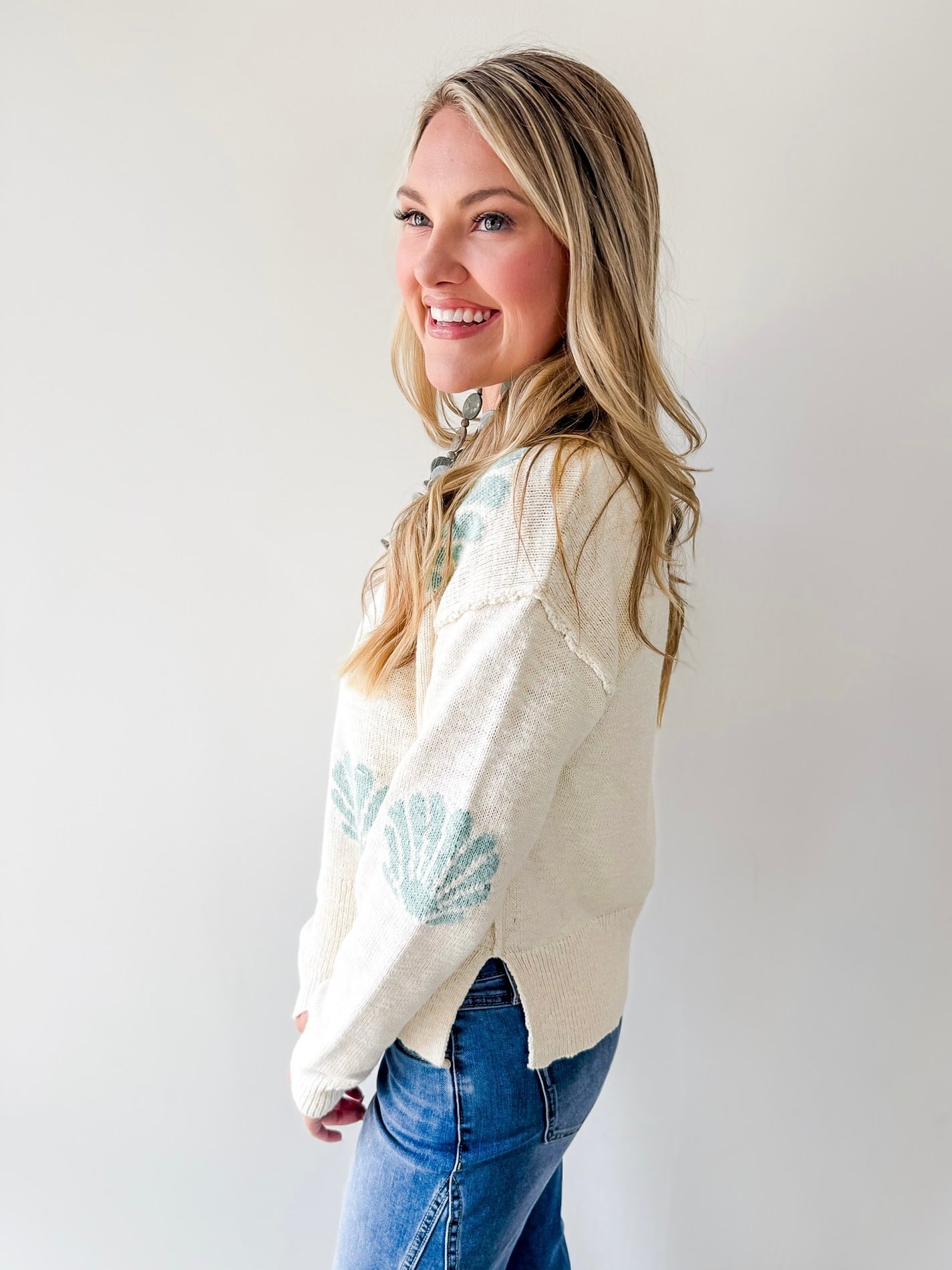 Seashell Motif Crop Sweater