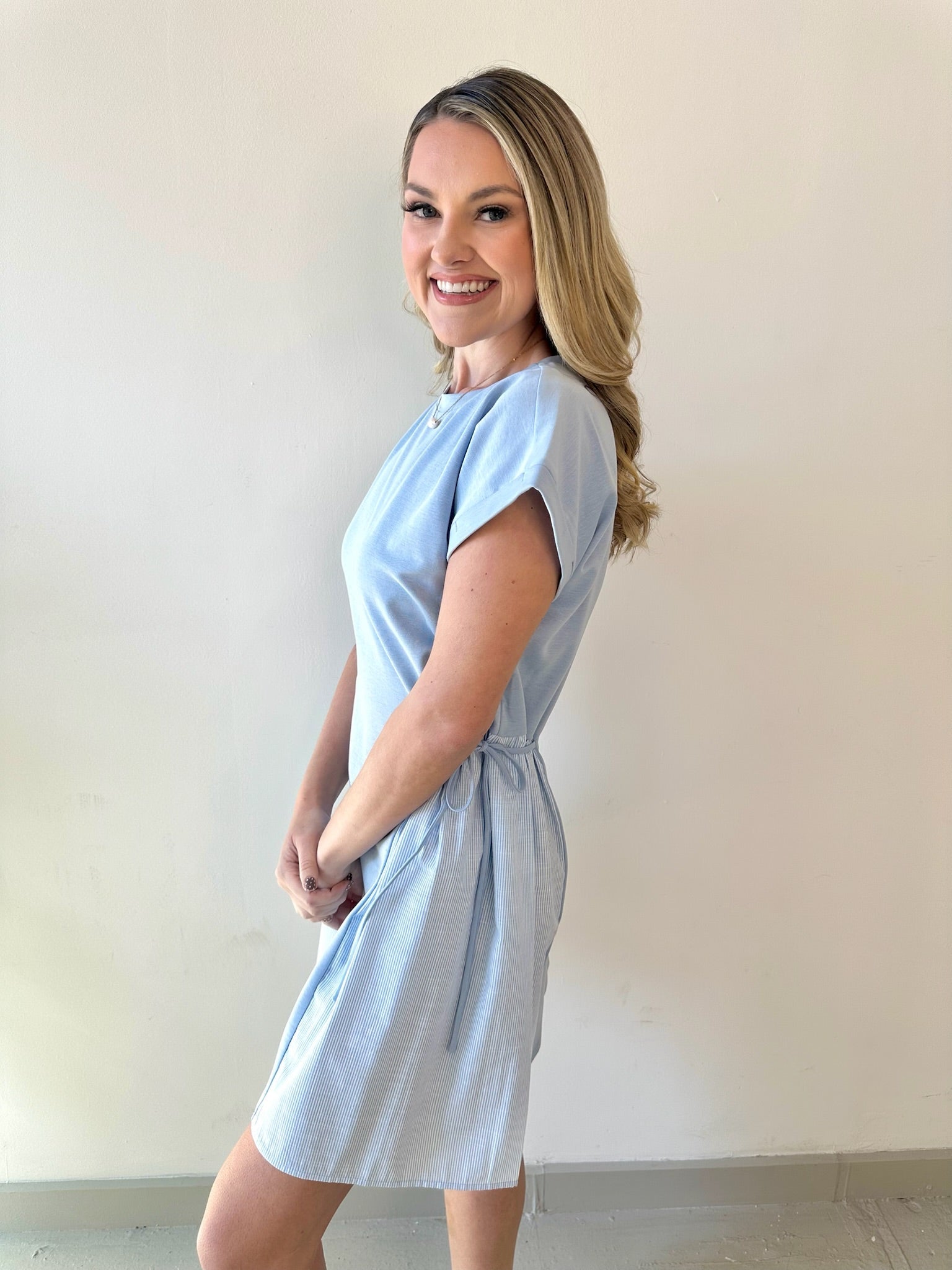 Short Sleeve Contrast Ruffle Dress