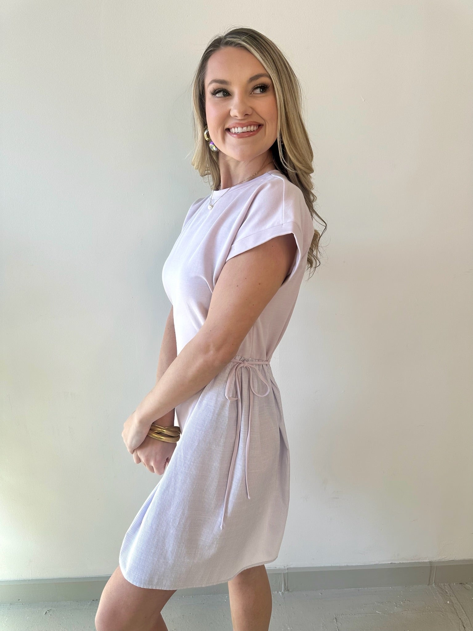 Short Sleeve Contrast Ruffle Dress