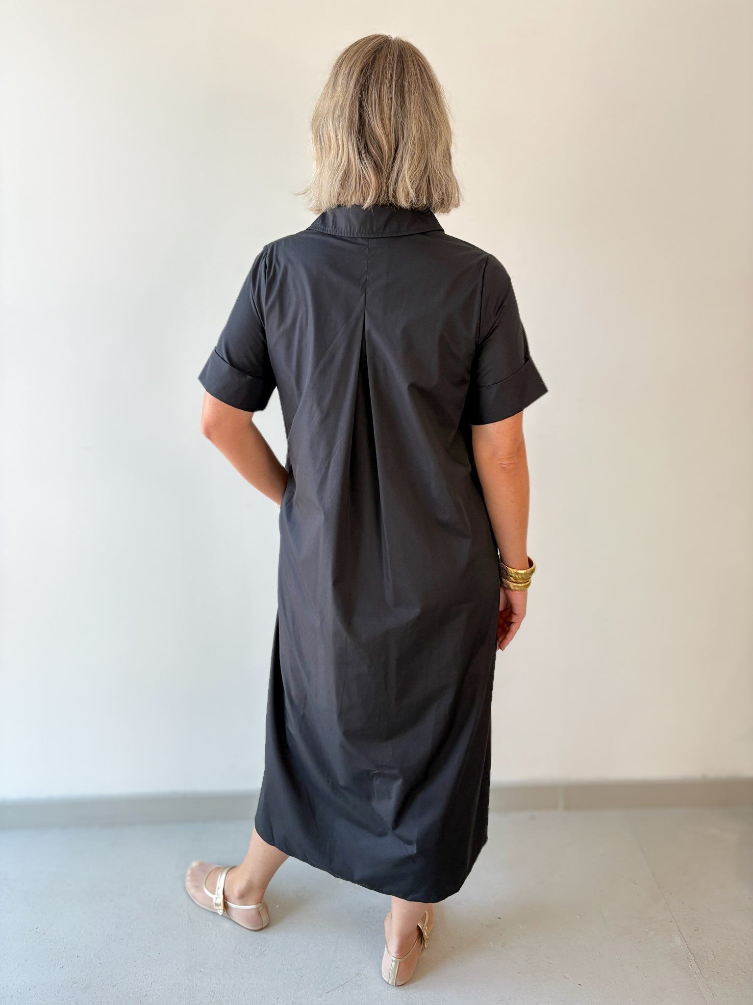 Short Sleeve Midi Dress - Black
