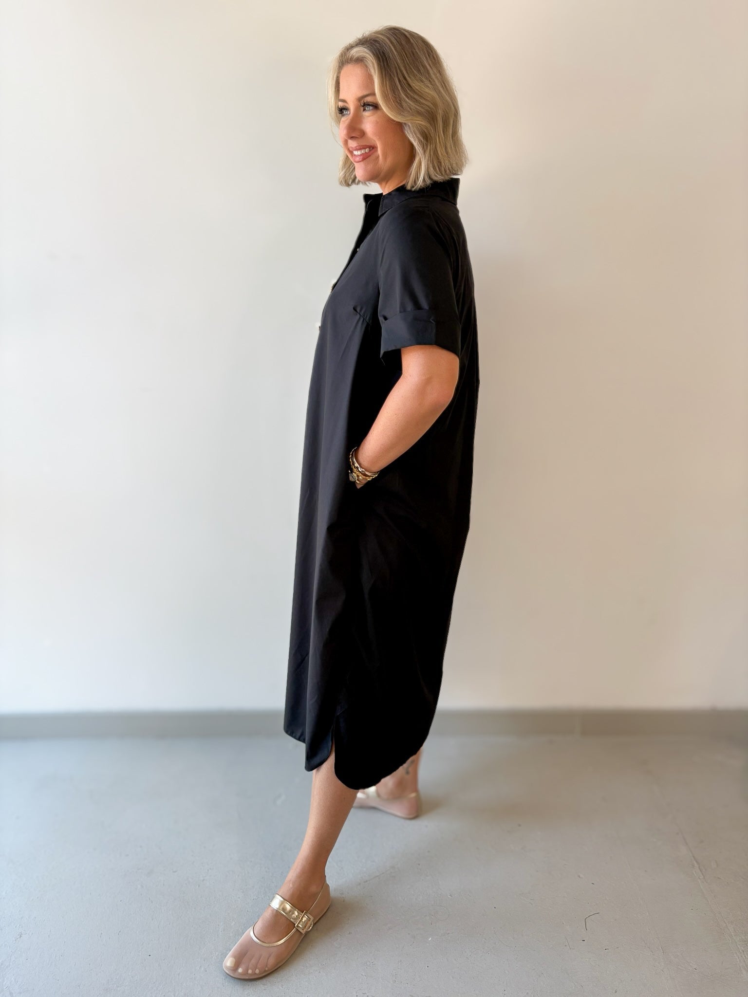 Short Sleeve Midi Dress - Black