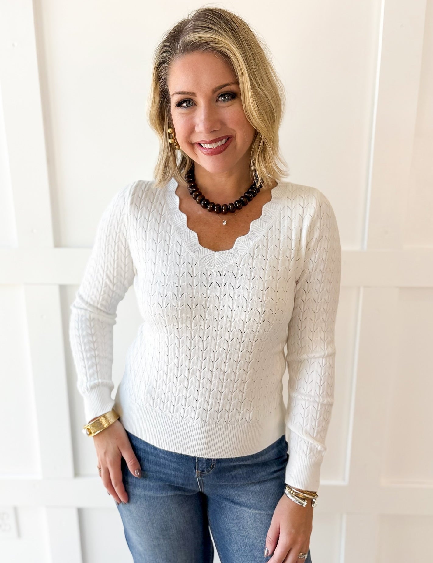 Soft Fine Scallop Edge Sweater- White
