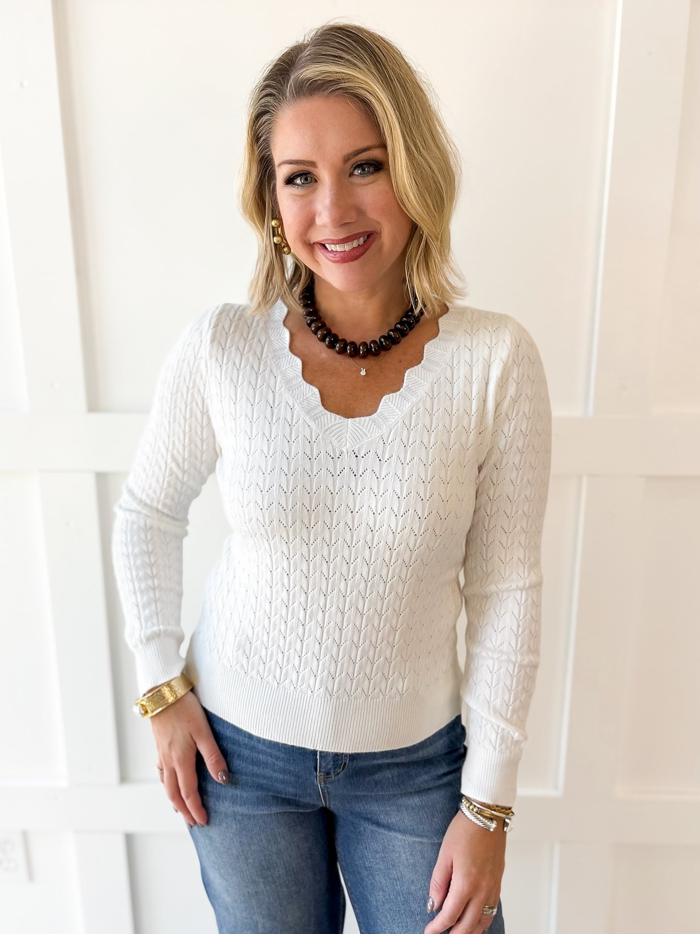 Soft Fine Scallop Edge Sweater- White