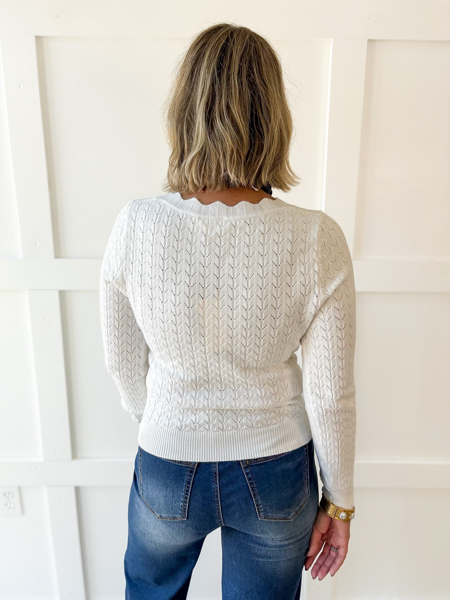 Soft Fine Scallop Edge Sweater- White