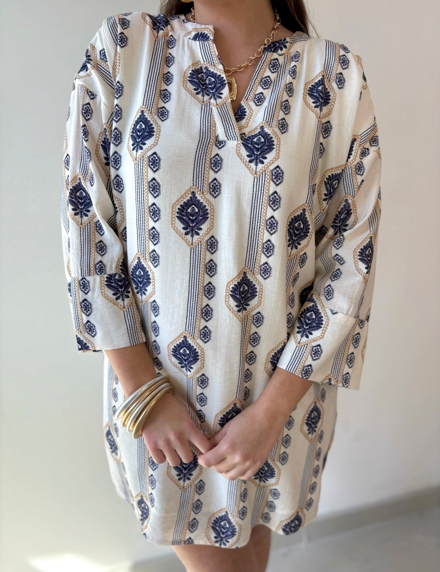 Split Neck Kaftan - Off White/Navy