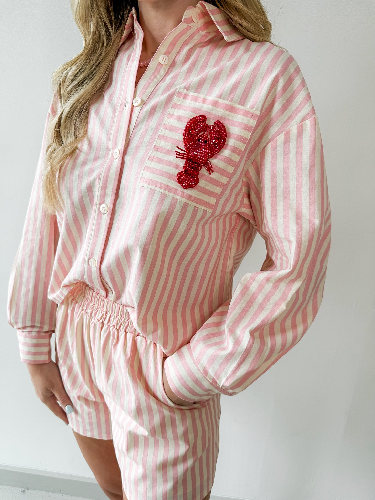 Striped Embroidered Lobster Set
