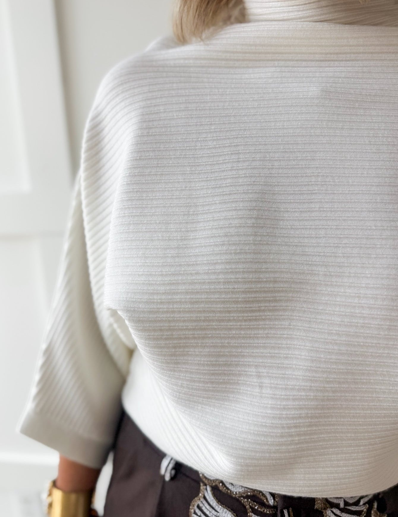 Textured Ribbed Knit Sweater - Cream