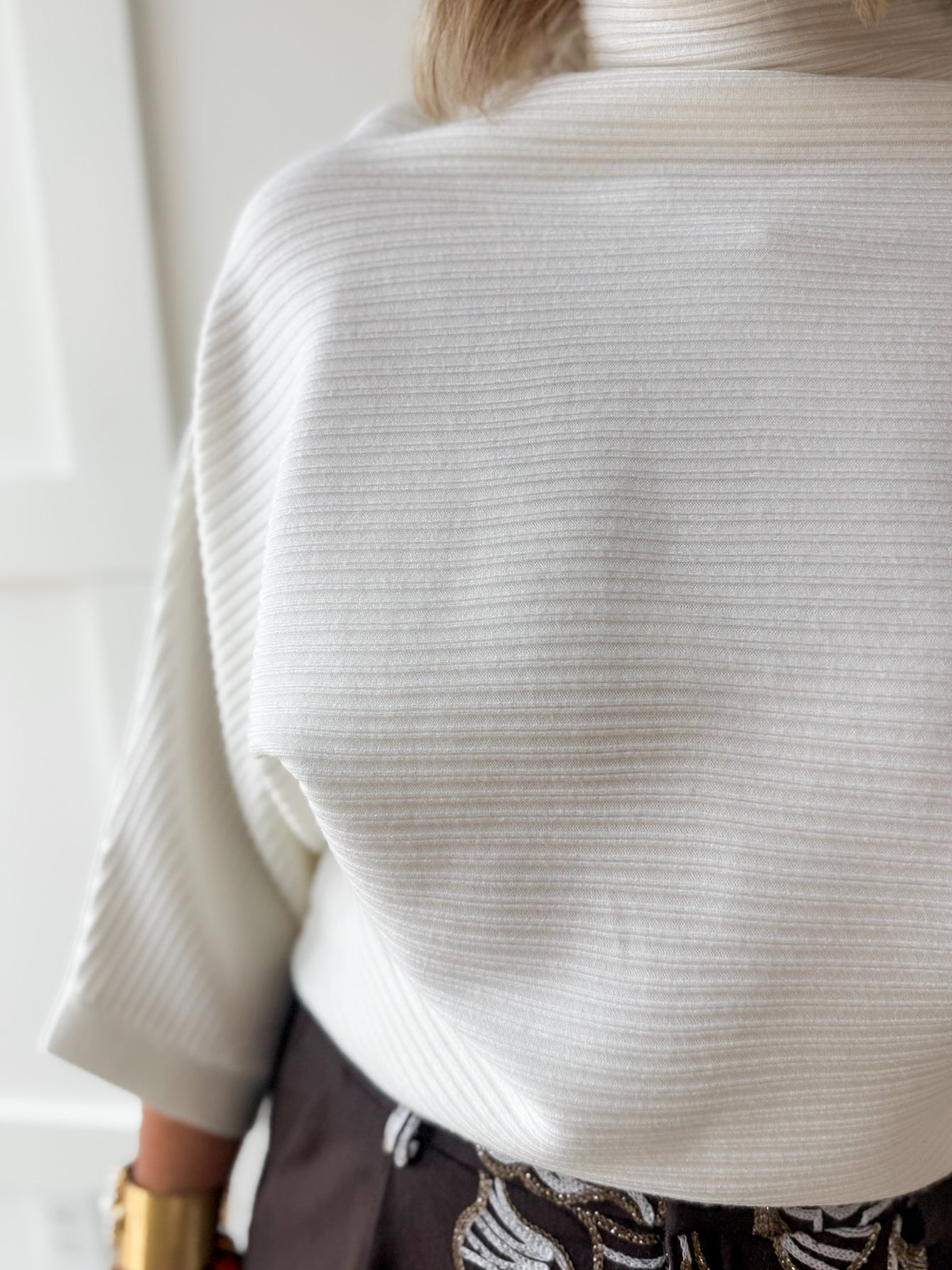 Textured Ribbed Knit Sweater - Cream