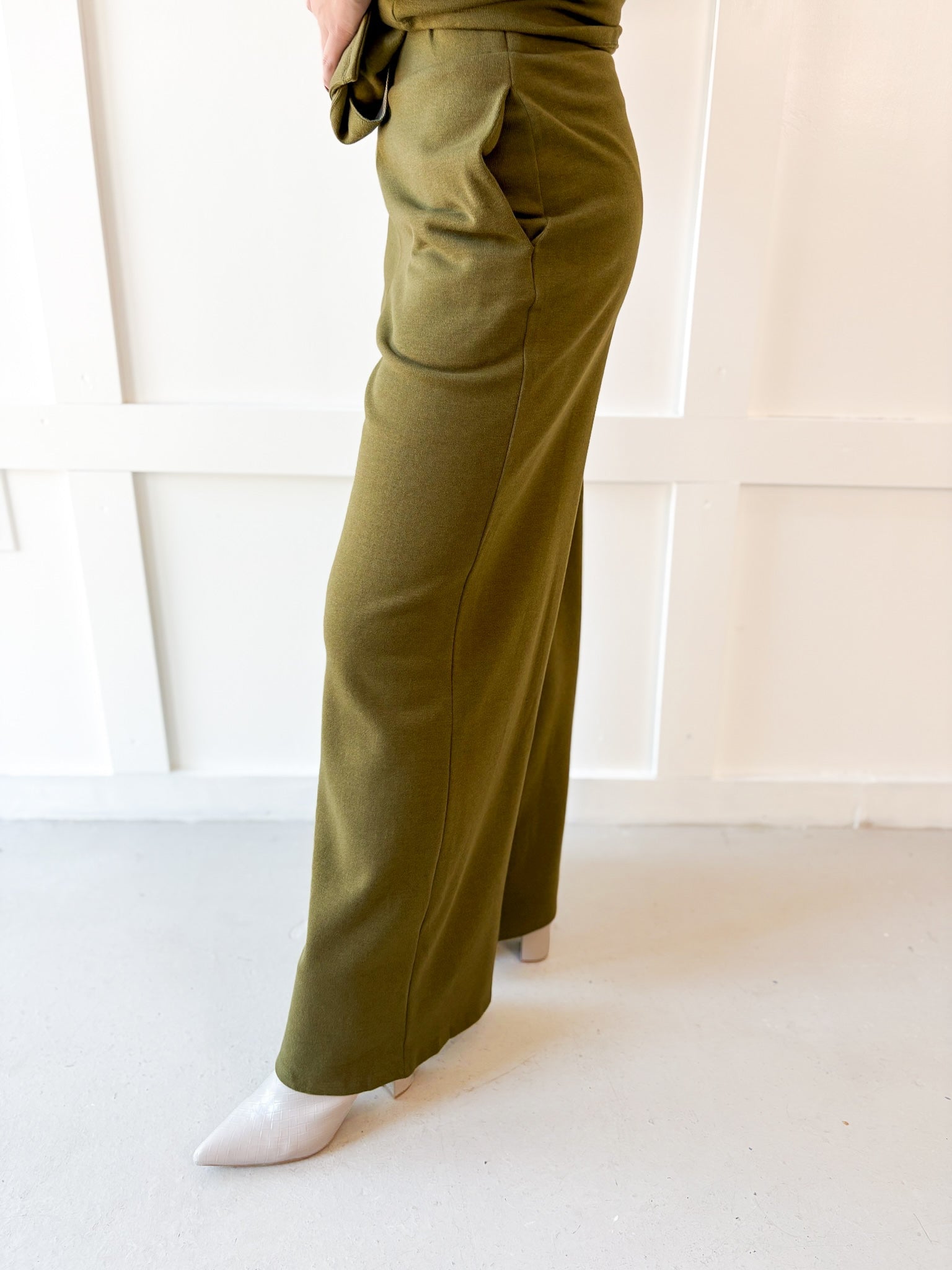 V Neck Wasit Tie Top & Pant Set -Olive