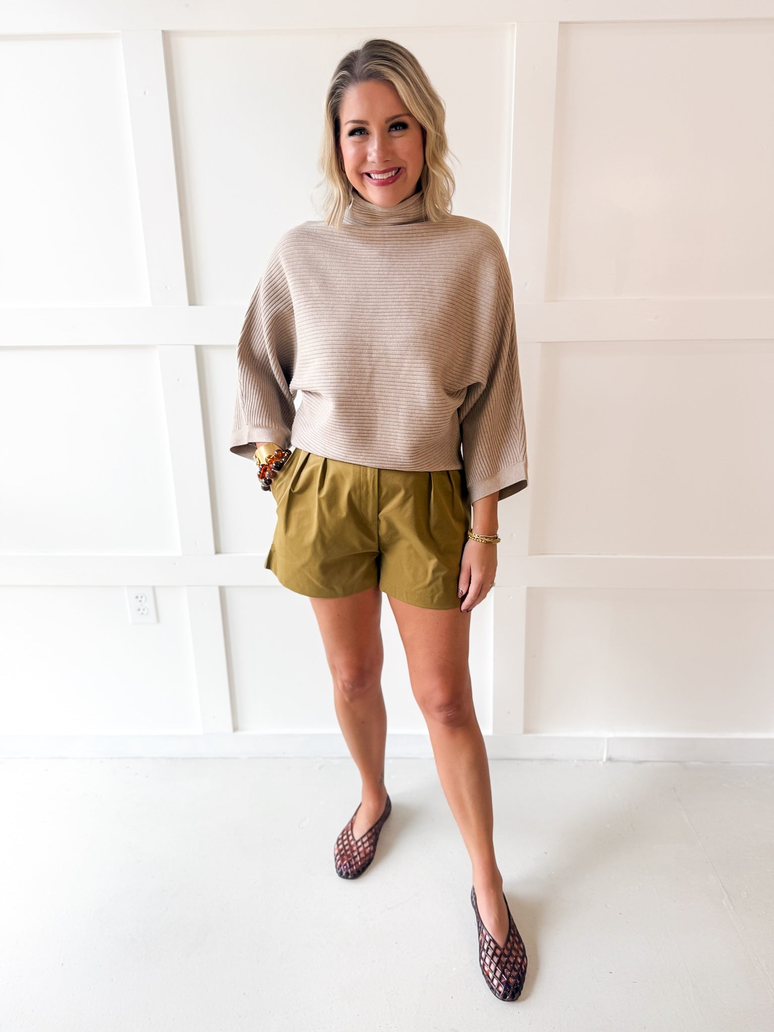 Waist Band Pleated Shorts -Olive